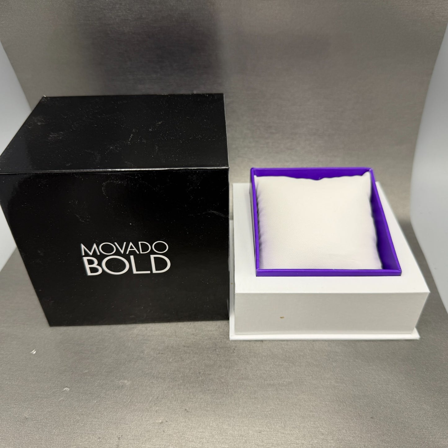 Movado Bold Chronograph Watch Men 42mm Silver Dial Two Tone Date 3600888 Box13