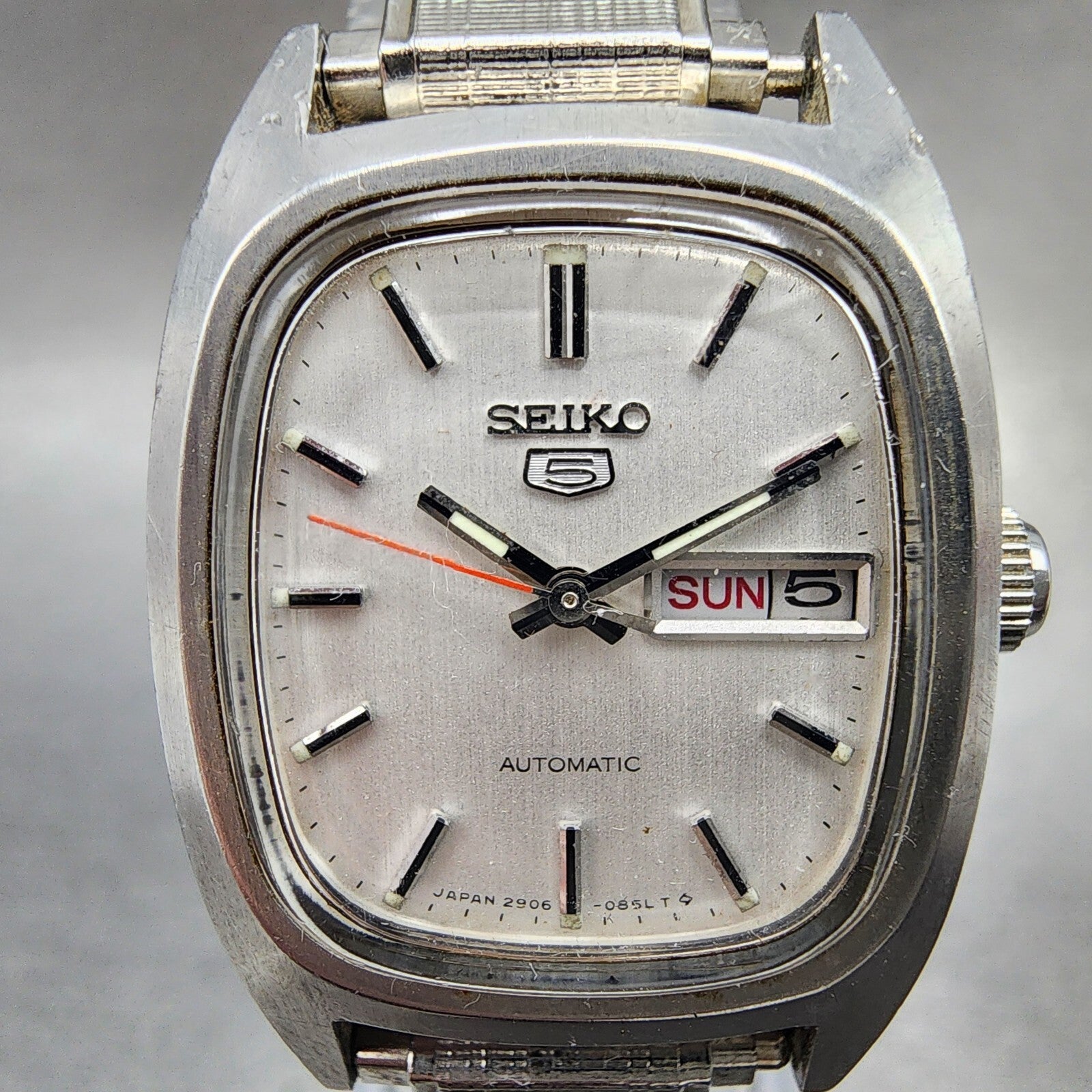 Seiko 5 Automatic Watch Women 23mm White Dial Steel Daydate Rectangle Runs1