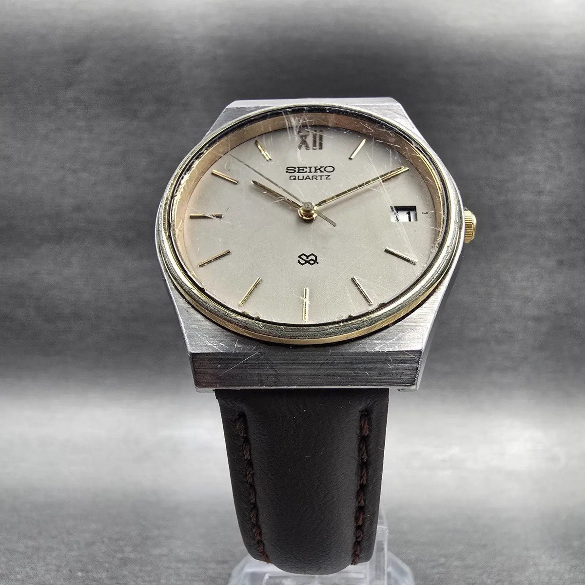 Seiko SQ Watch Men 33mm Silver Dial Silver Tone Date Round 8122-7029 New Battery5