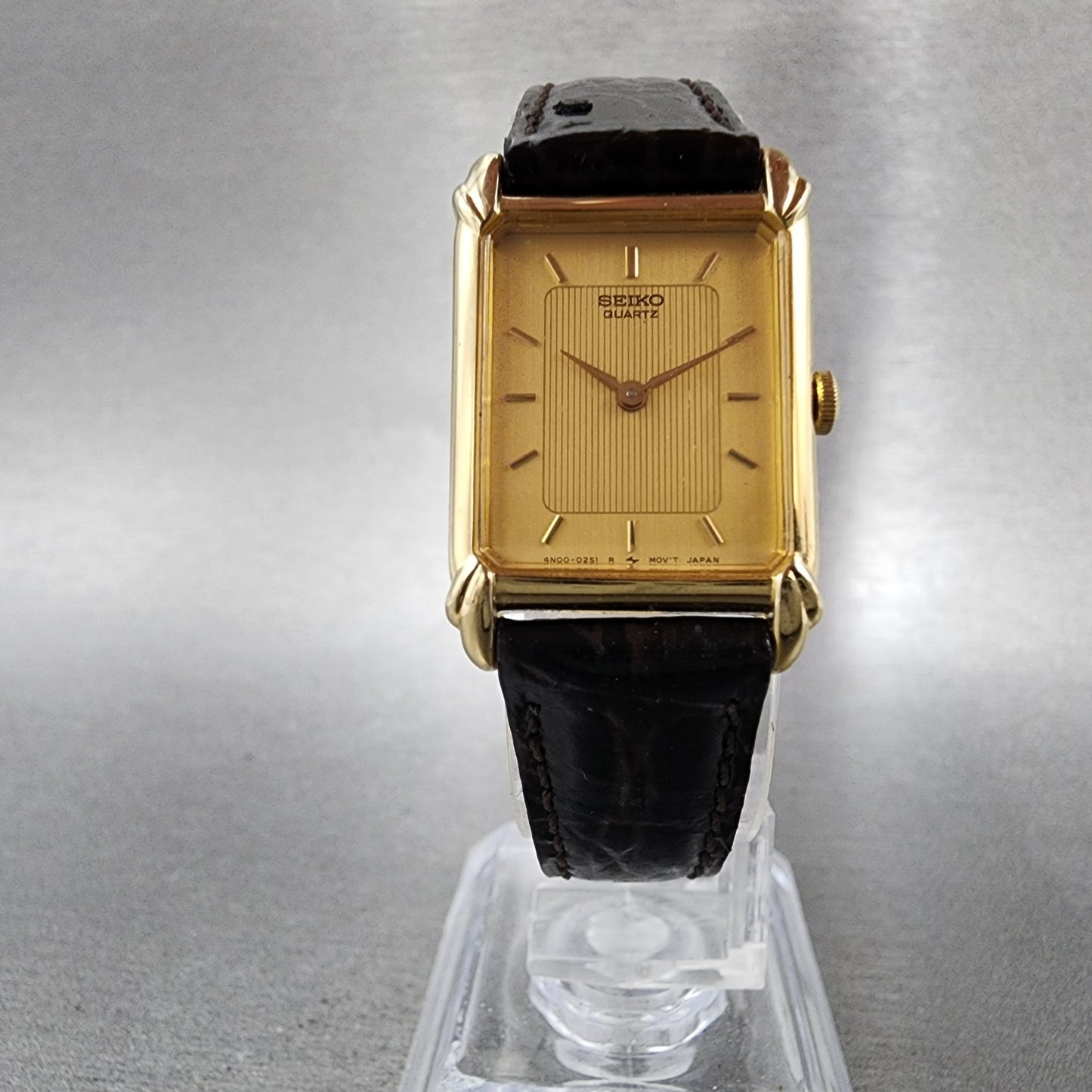 Seiko Tank Watch Women 19mm Gold Dial Gold Tone Rectangle 4N005101 New Battery5