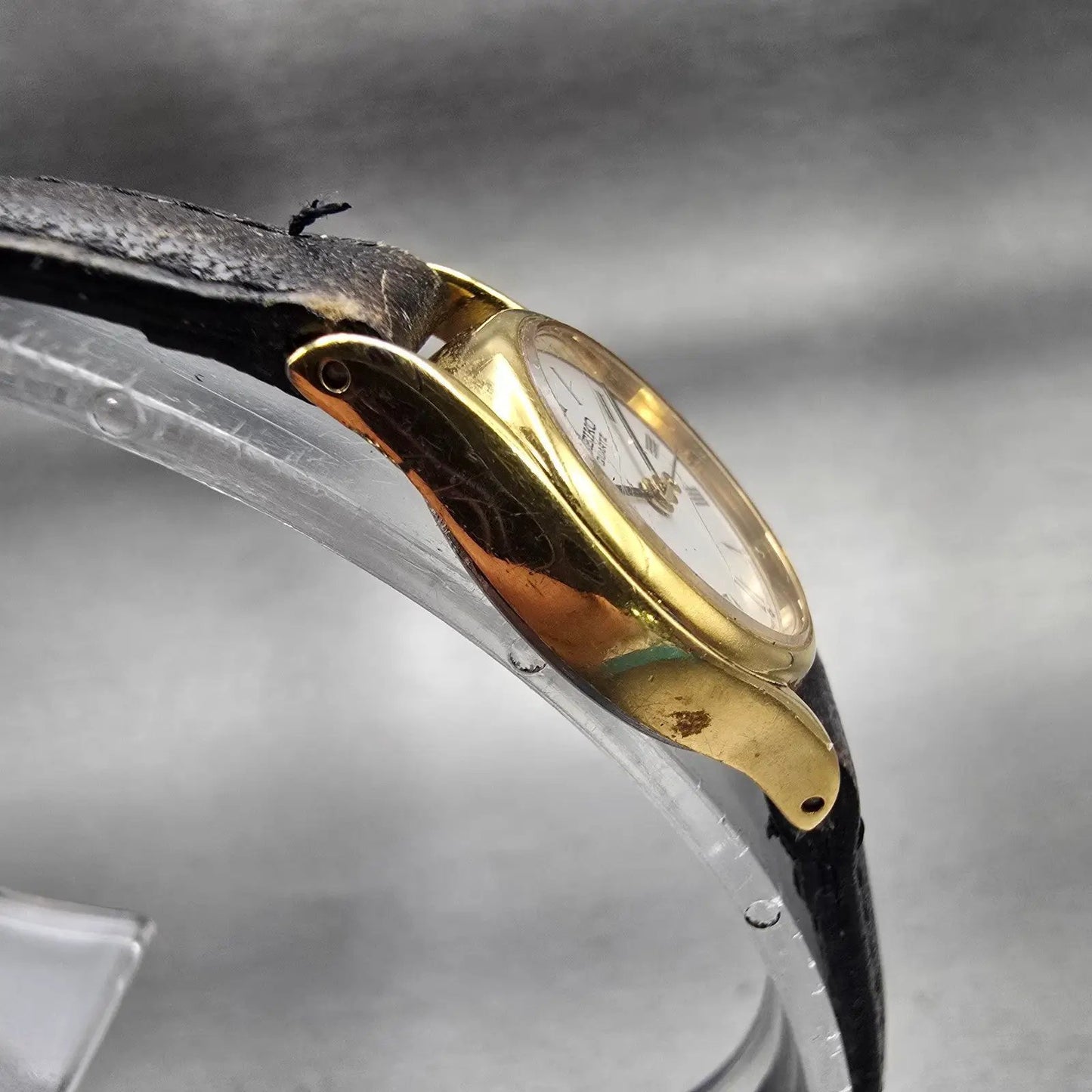 Seiko Watch Women 20mm White Dial Gold Tone Round 2Y01-0A10 New Battery Vintage3