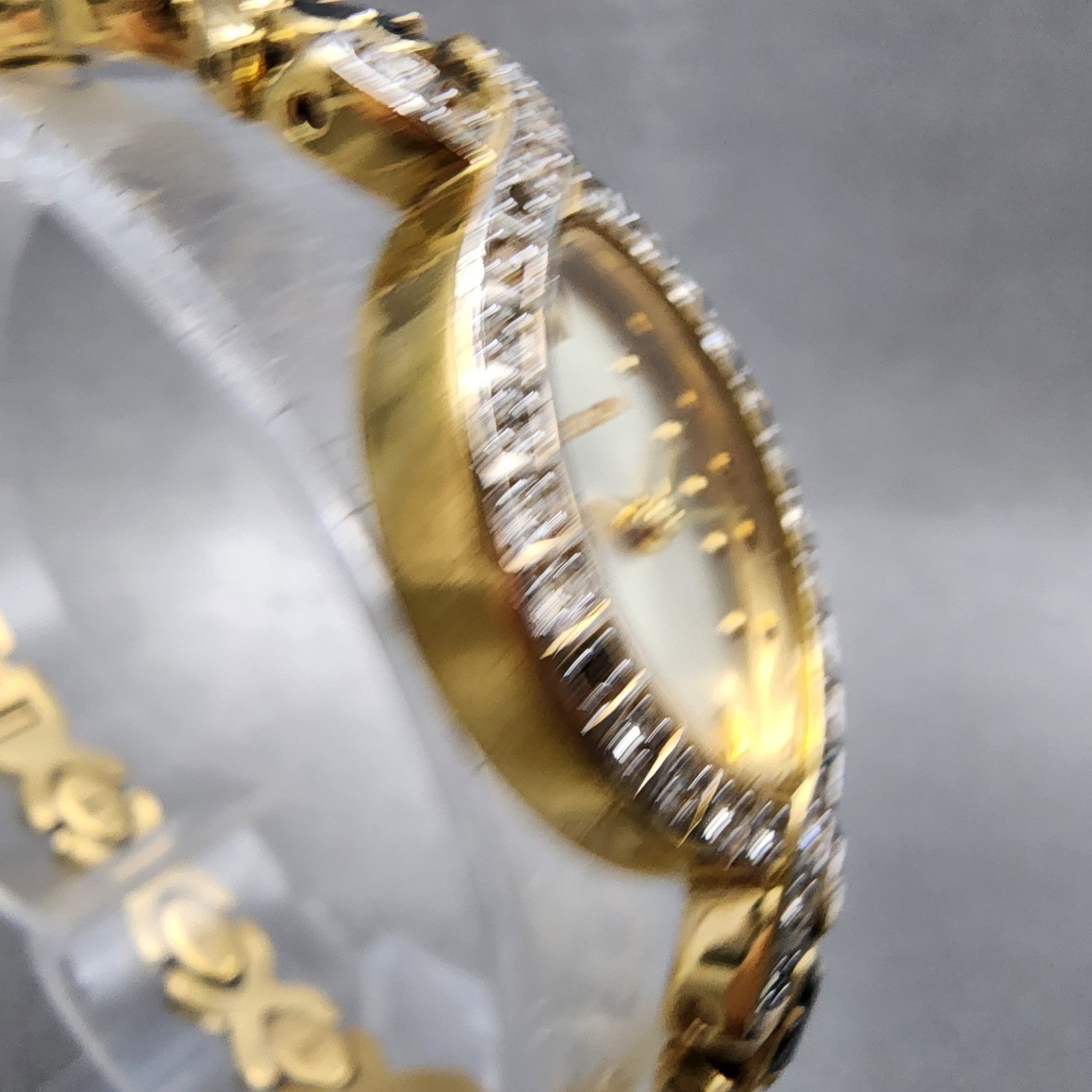 Elgin Watch Women 17mm Champagne Dial Gold Tone Oval EG117 New Battery3