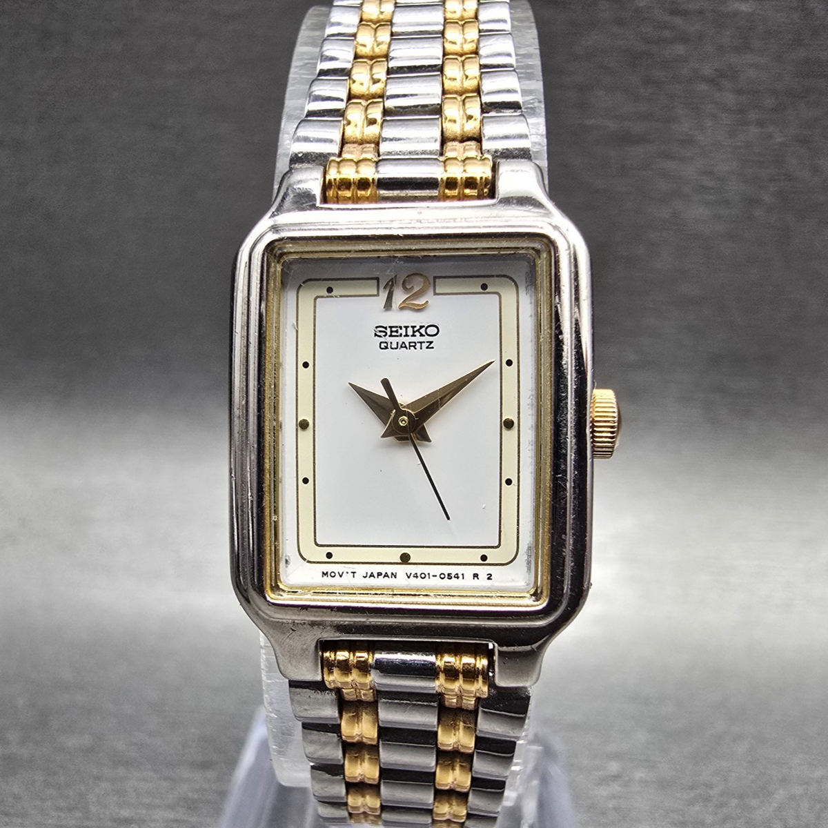 Seiko Tank Watch Women 17mm White Dial Two Tone Rectangle V401-5129 New Battery0