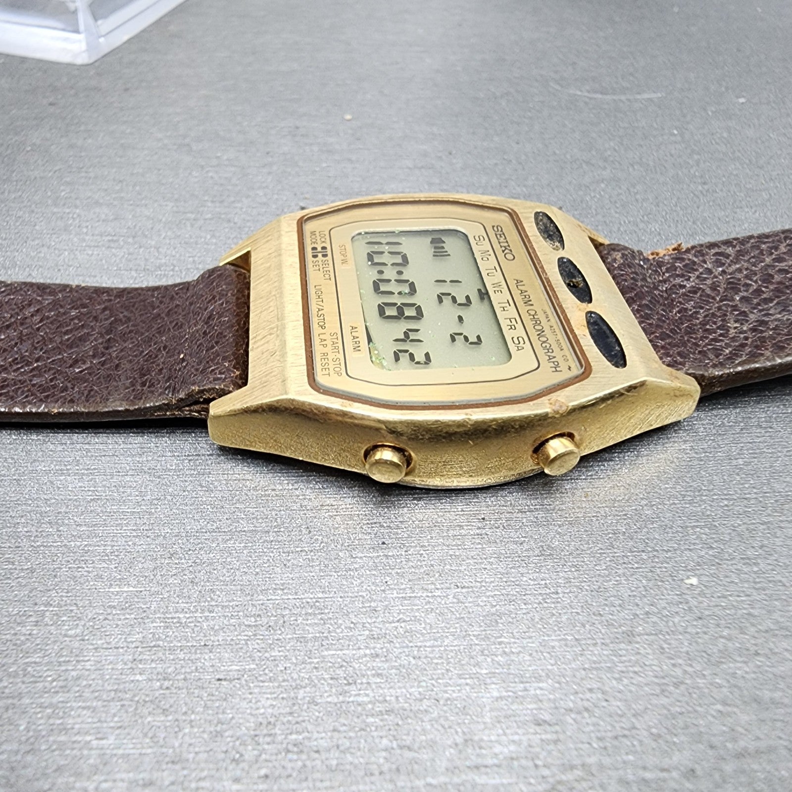 Seiko Digital Watch Men Gold Tone SAMPLE A2575009 NO MOVEMENT PARTS4