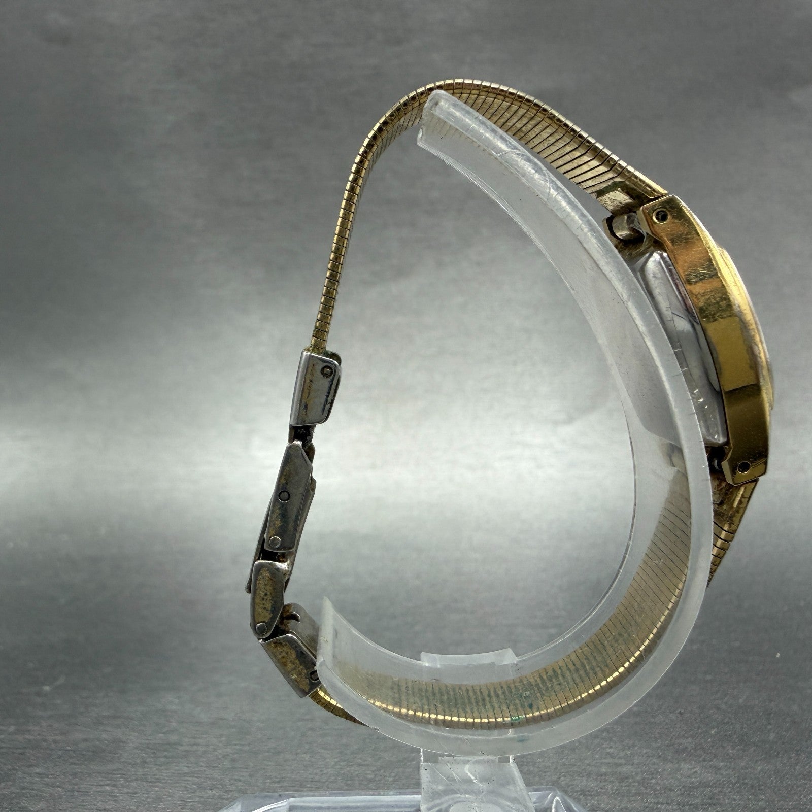 Citizen CQ Watch Women 16mm Champagne Dial Gold Tone Oval 4-833023 New Battery8