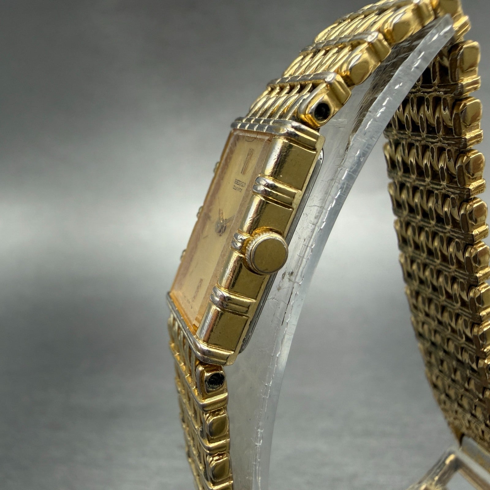 Seiko Tank Watch Women 12mm Champagne Dial Gold Tone 2e20-5079 New Battery HN43