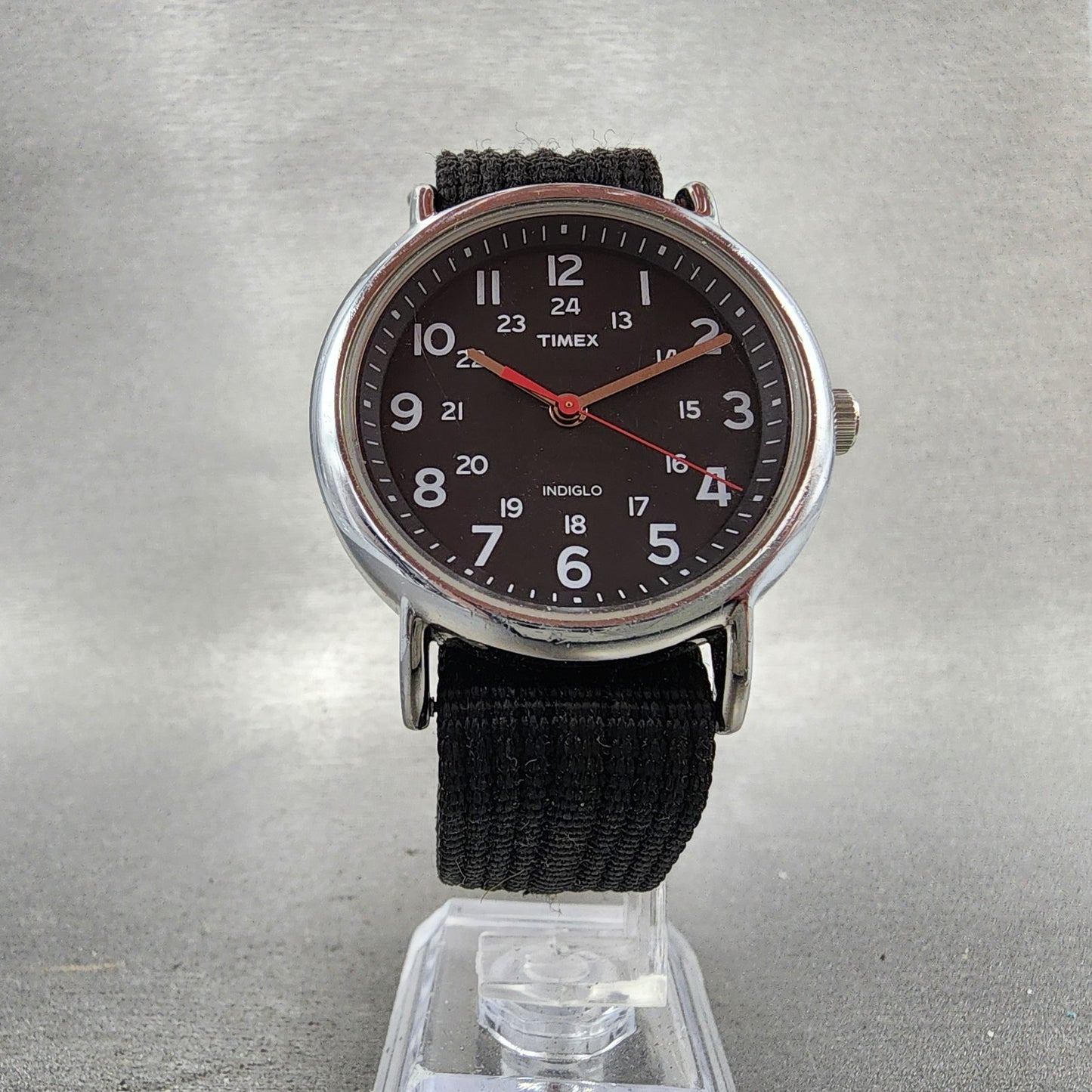 Timex Weekender Watch Men 38mm Cream Dial Silver Tone Indiglo READ!! New Battery5