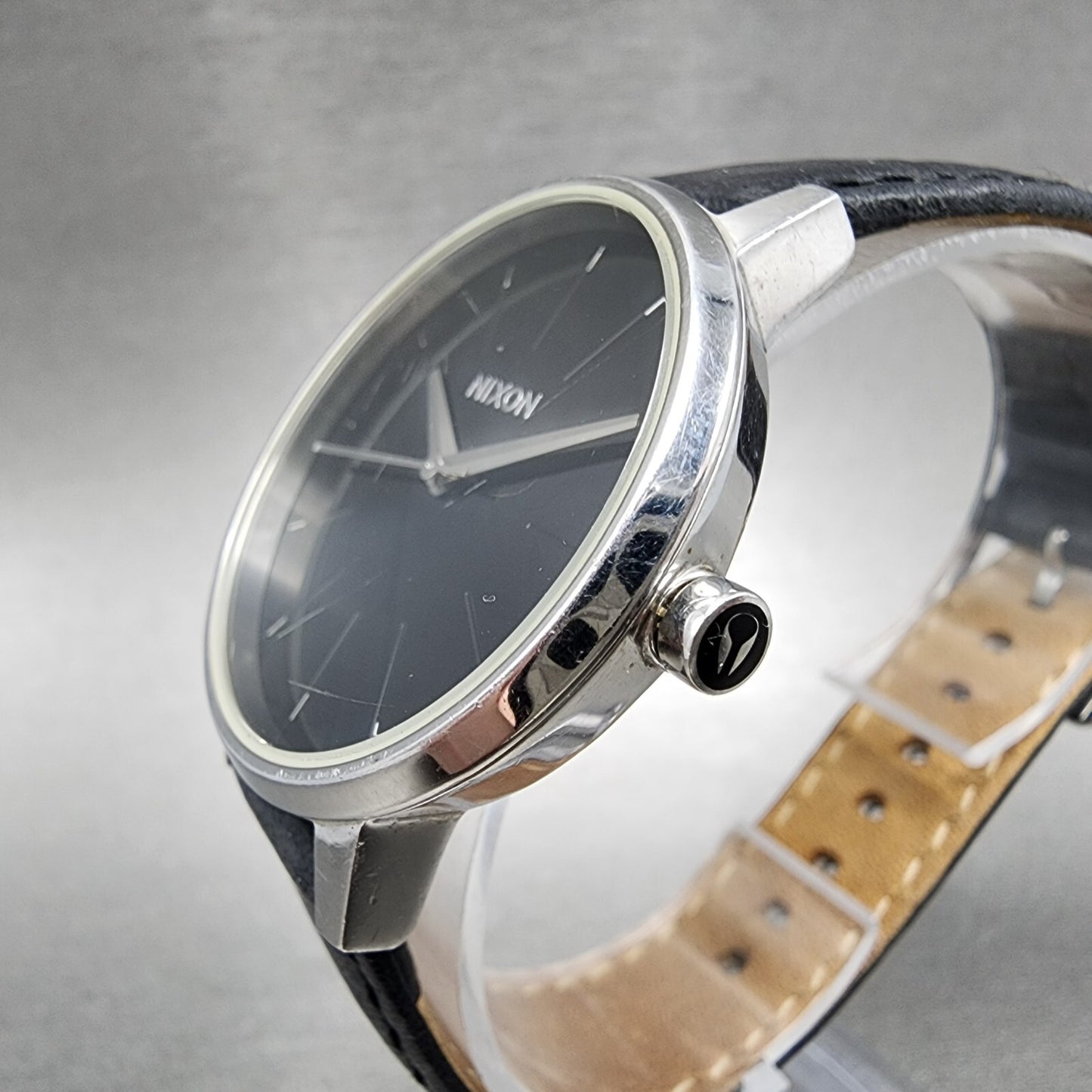 Nixon Kensington Watch Women 37mm Black Dial Silver Tone Round New Battery2