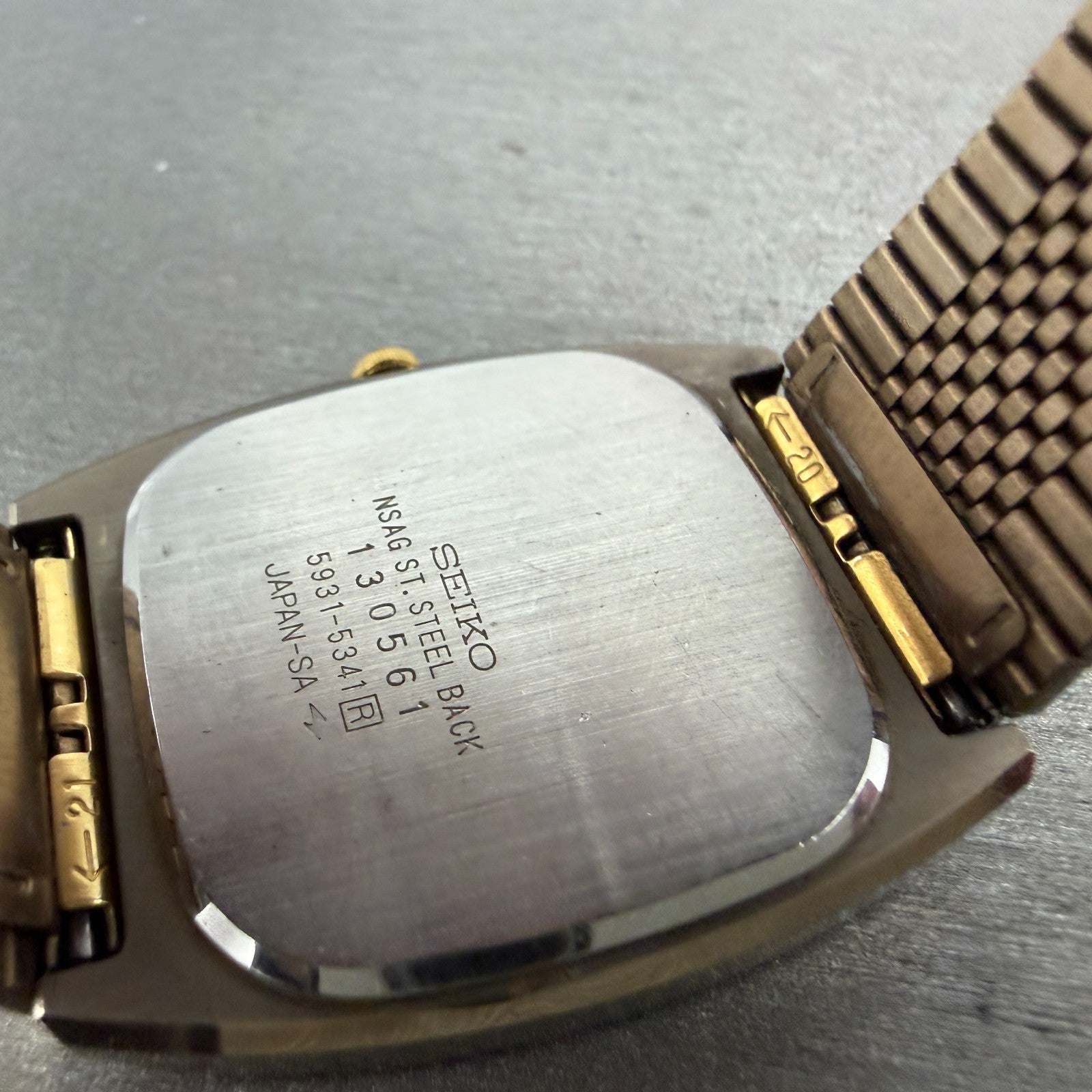 Seiko Tank Watch Men 30mm Gold Dial Gold Tone Rectangle 5931-5341 New Battery9