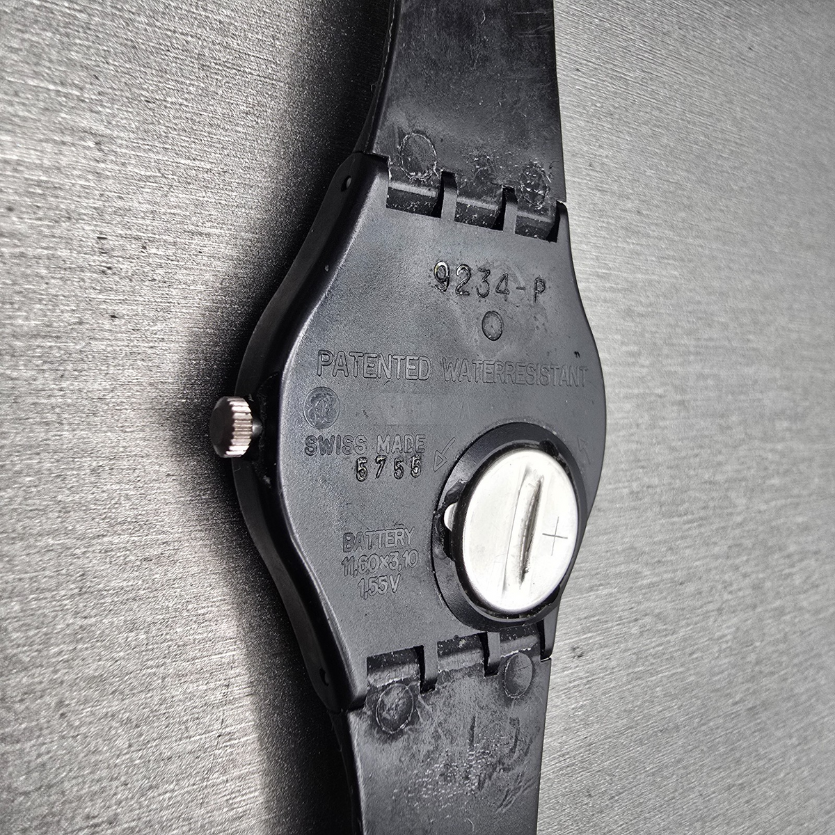 Swatch Color Window Watch Men 34mm Black Dial Black Tone Round GB715 New Battery12