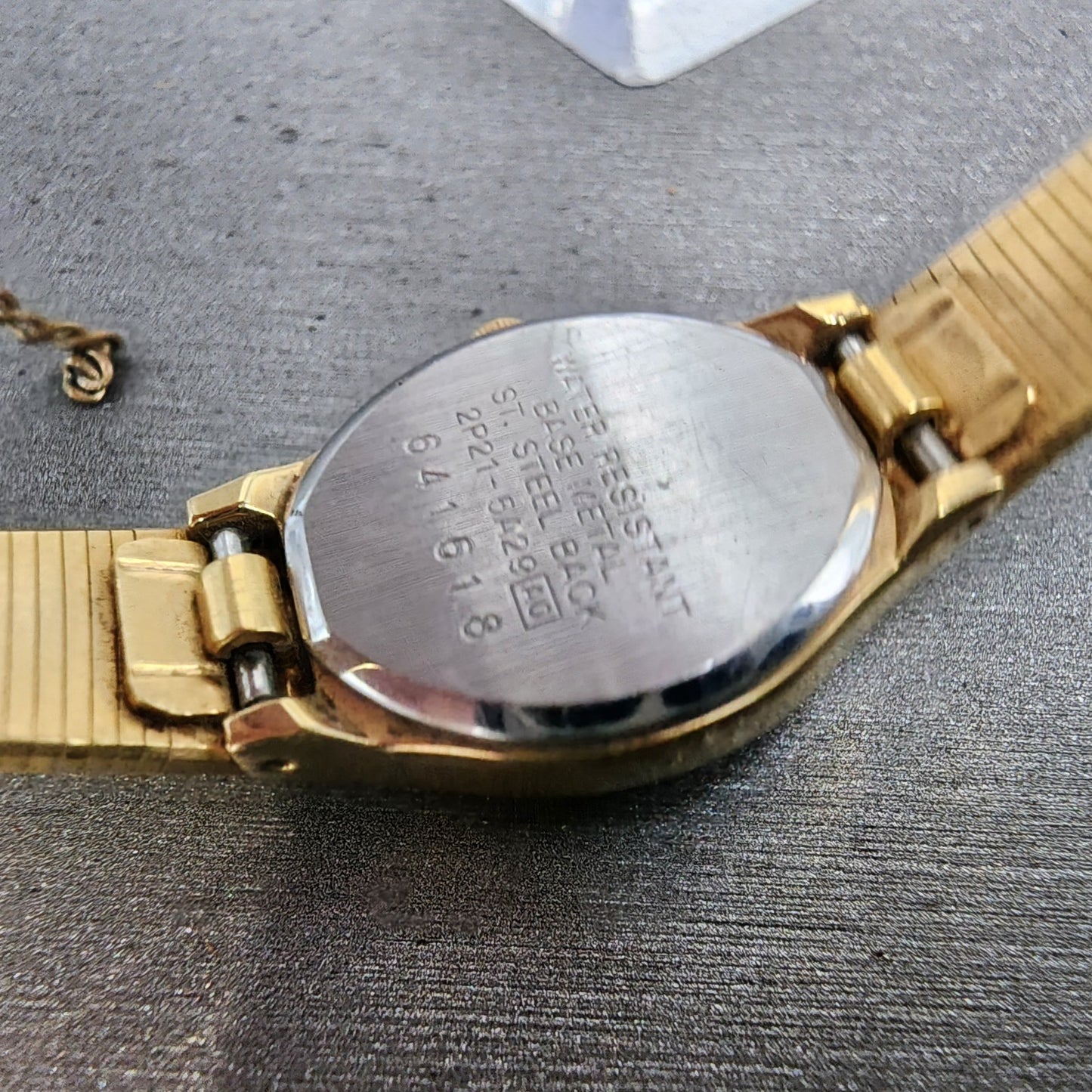 Seiko Watch Women 17mm Gold Dial Gold Tone Hexagon 2P215A29 New Battery9