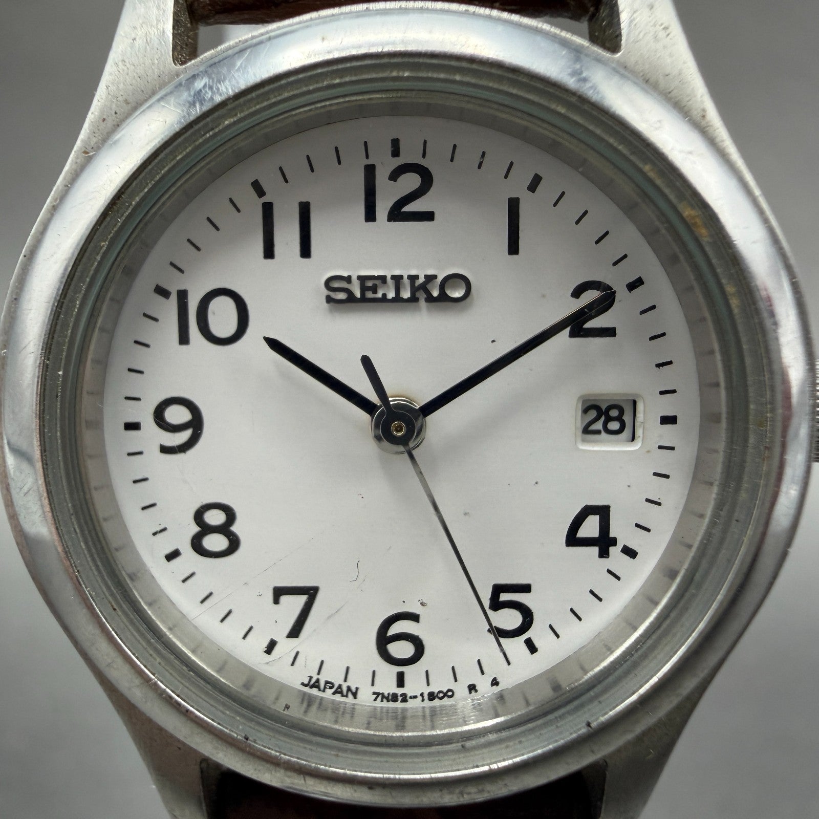Seiko Watch Women 26mm White Dial Silver Tone Date Round 7N82-0820 New Battery1
