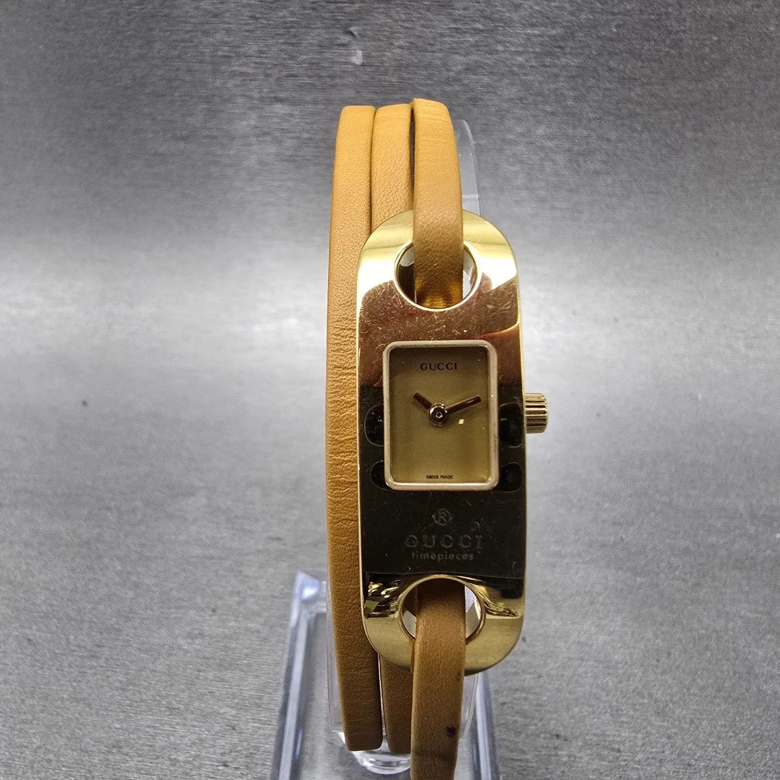 Gucci 6100L Tank Watch Women 14mm Champagne Dial Gold Tone New Battery0