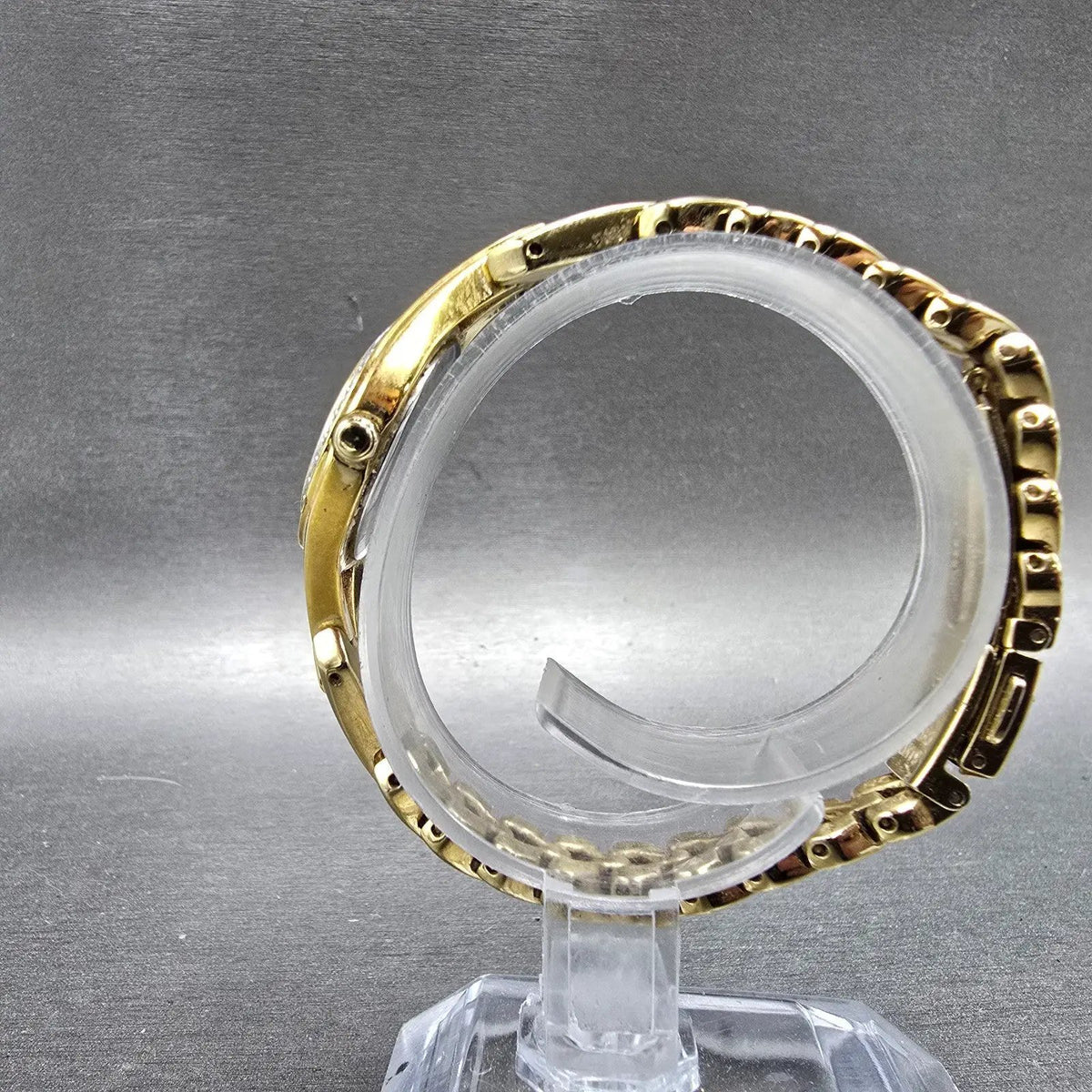 Seiko Solar Watch Women 23mm Gold Dial Gold Round Crystal Bezel V115-0AP0 Runs6