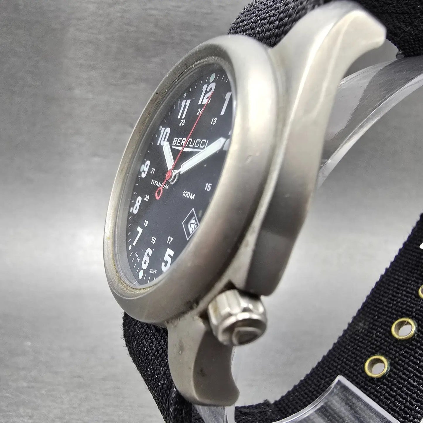 Bertucci A2-T watch Men 40mm Black Dial Titanium Date Round Nato New battery2