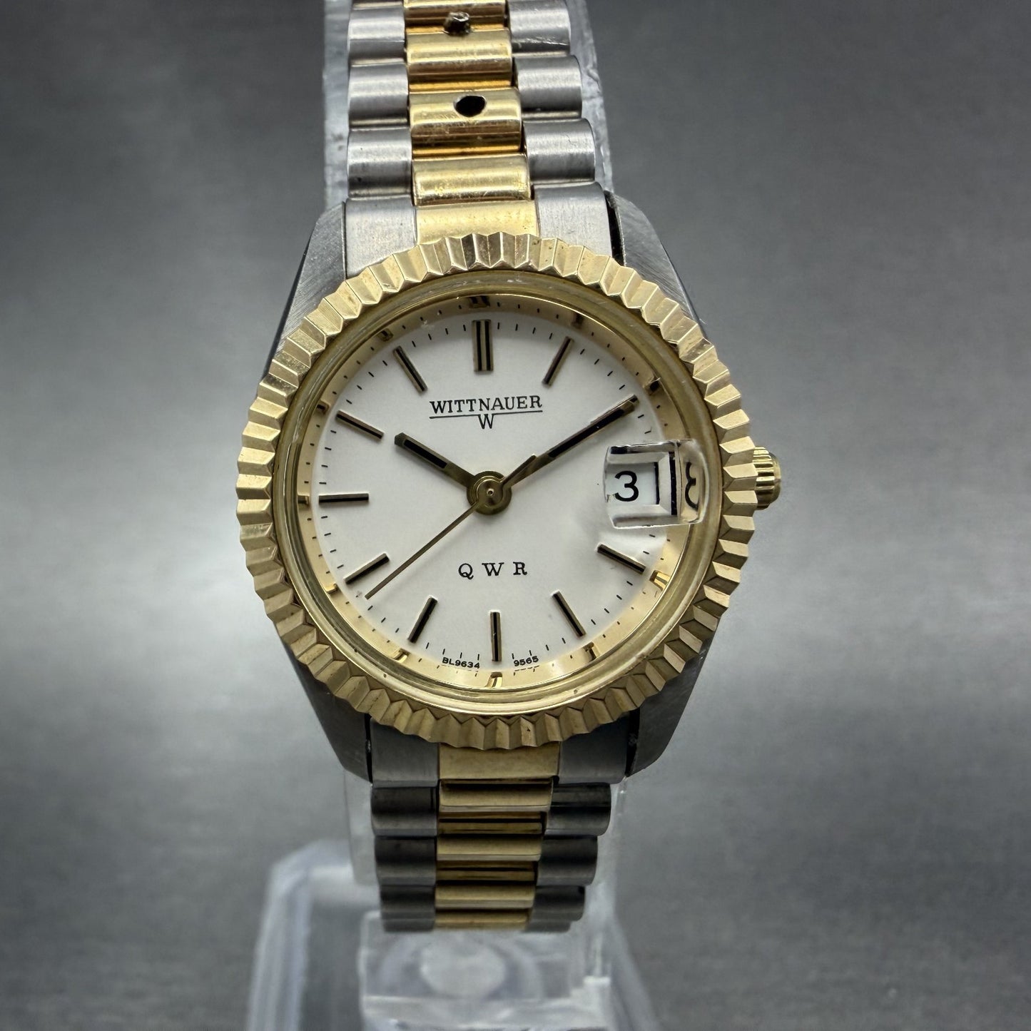 Wittnauer QWR Watch Women 22mm White Dial Two Tone Date Round 95651 New BatteryA0