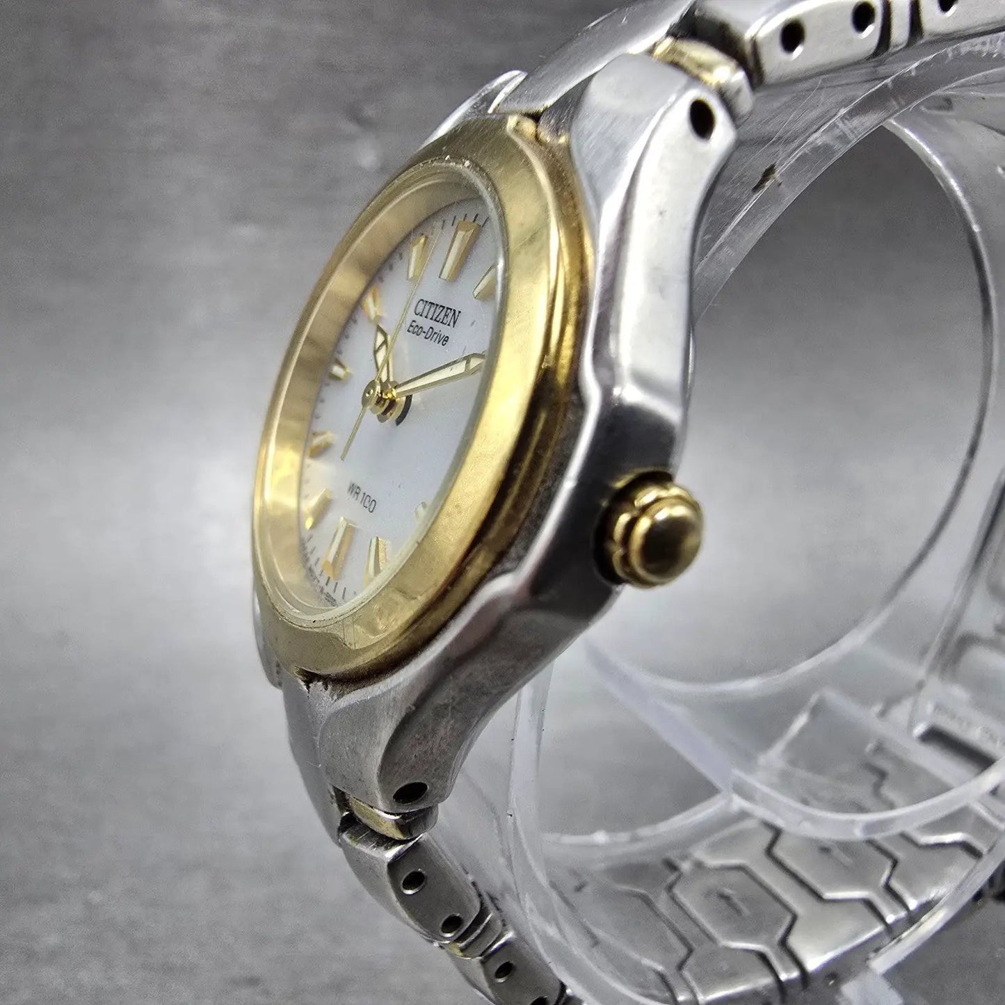 Citizen Eco-Drive Watch Women 27mm Silver Dial Two Tone Date E010-K001200 Runs S2