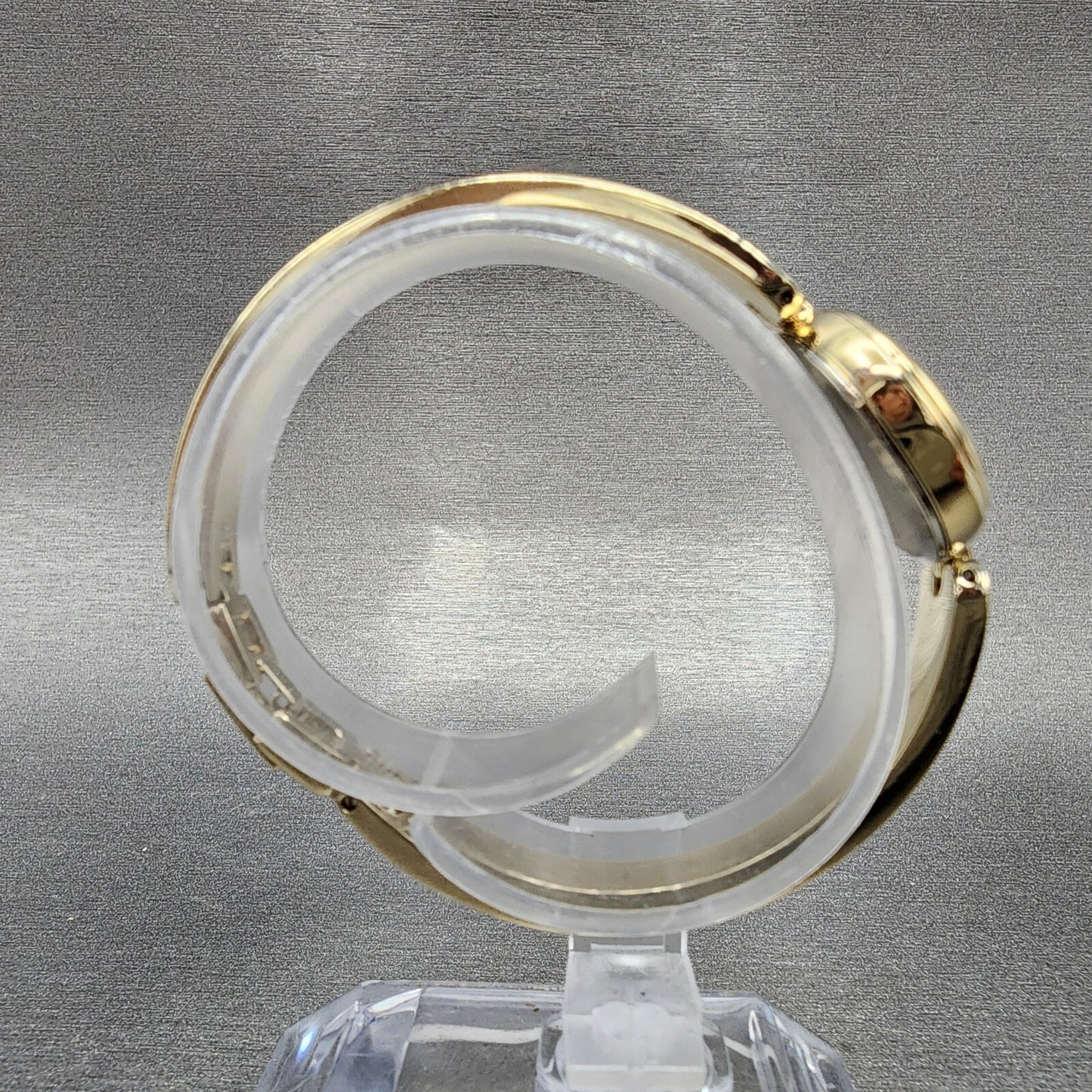 Alba Watch Women 20mm Champagne Dial Gold Tone Round Bangle V401019A New Batt8
