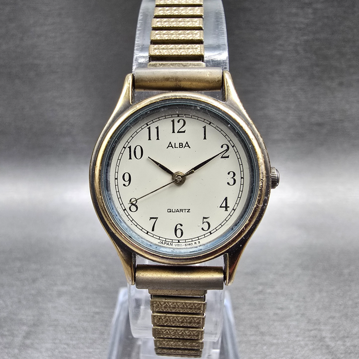 Seiko Alba Watch Women 24mm Ivory Dial Gold Tone Round V811-1370 New Battery0