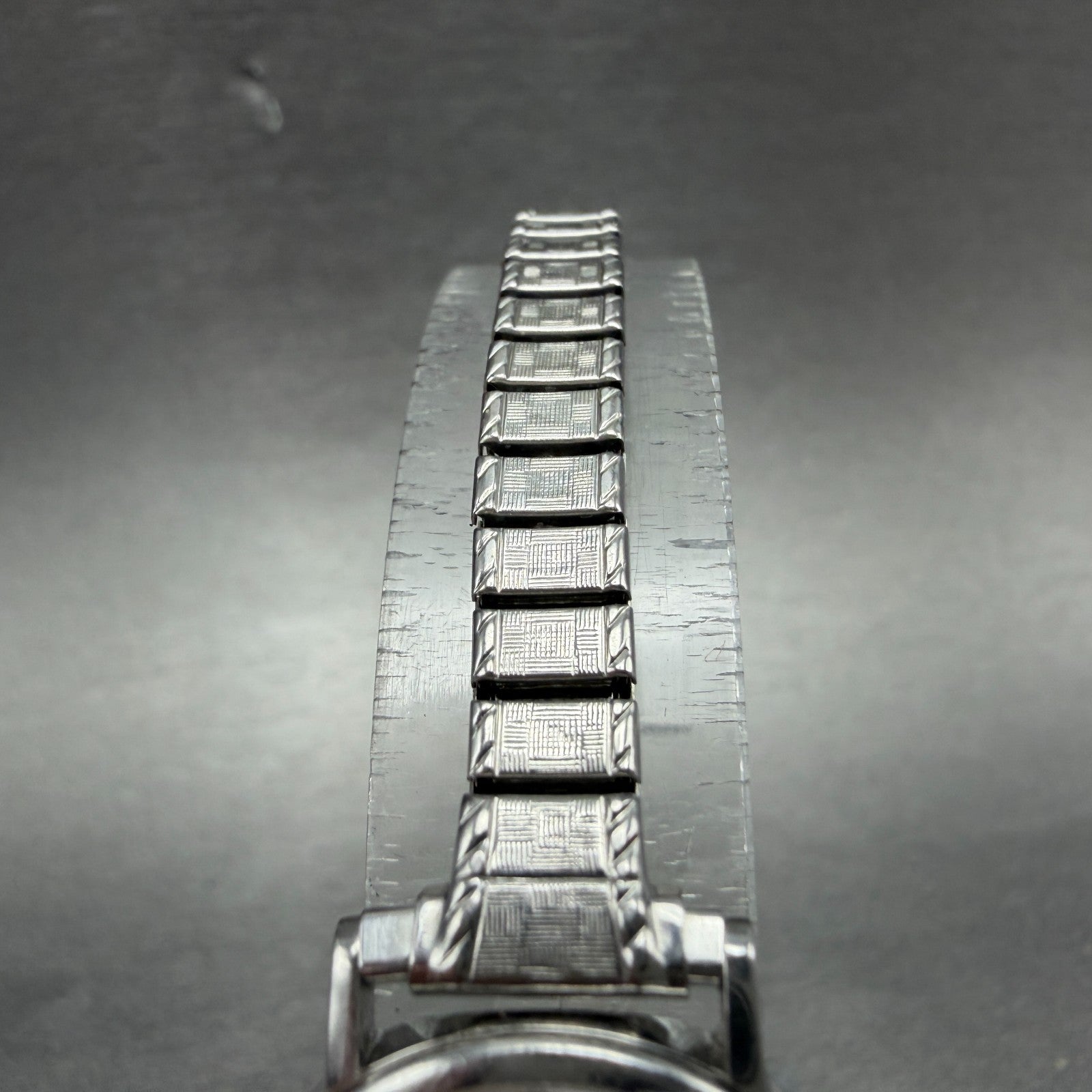 Seiko Watch Women 23mm Silver Dial Silver Tone Round 1400-0049 New Battery4