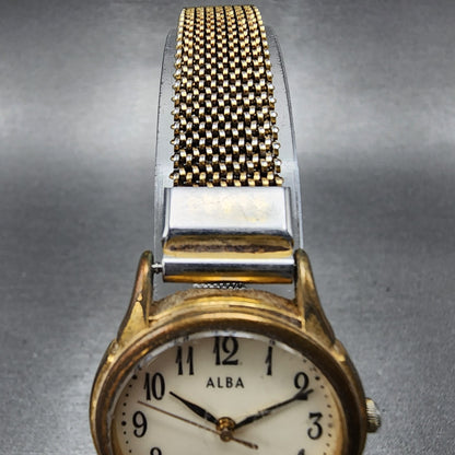 Seiko ALBA Watch Women 26mm Cream Dial Gold Tone Round V501-0ET0 New Battery