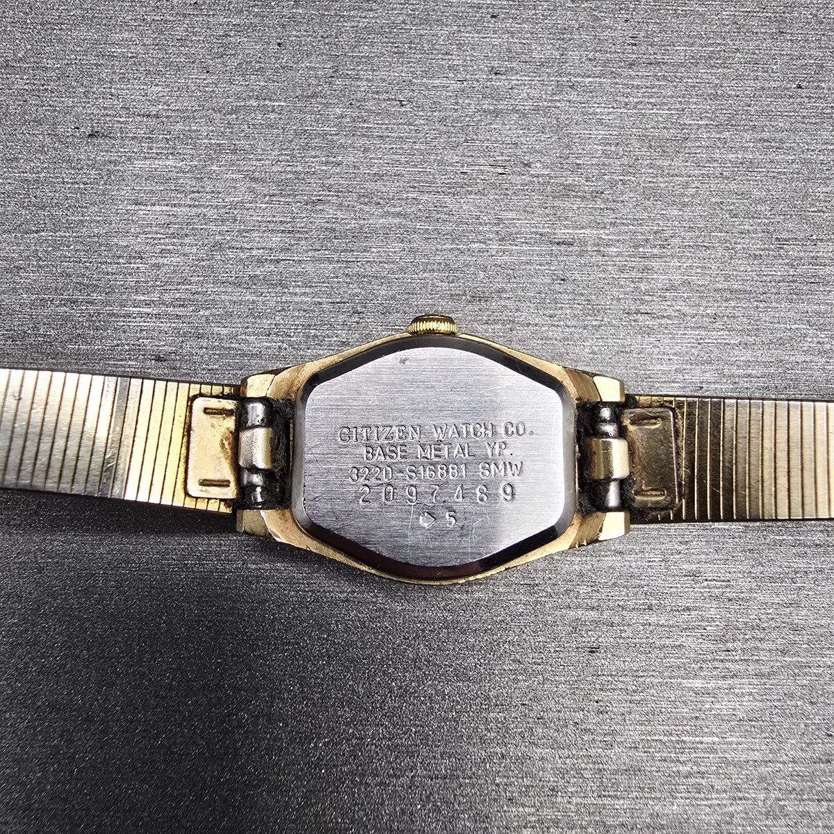 Citizen CQ Watch Women 16mm Gold Dial Gold Tone Oval 3220-S16881 New Battery KP210