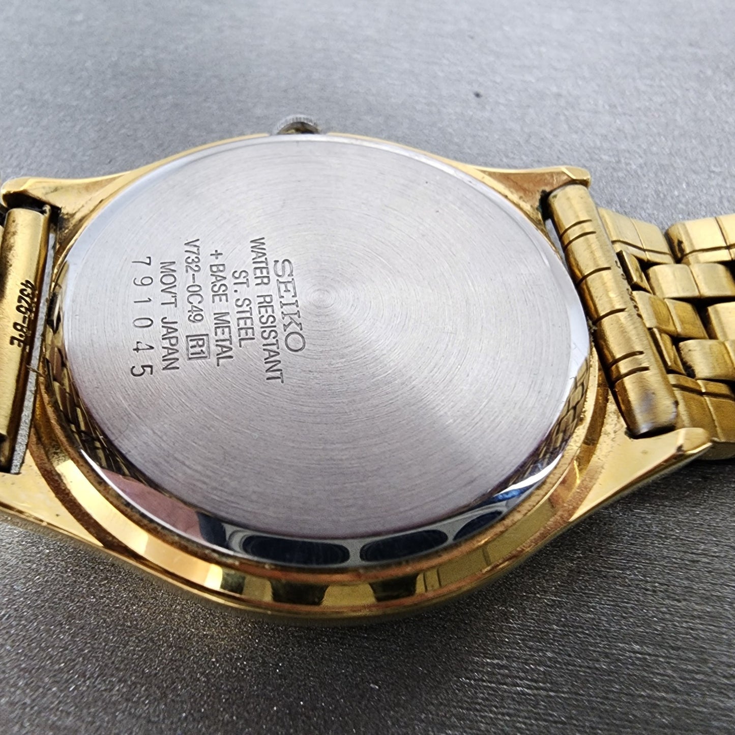 Seiko Watch Men 33mm Champagne Dial Gold Tone Date V732-0c49 New Battery