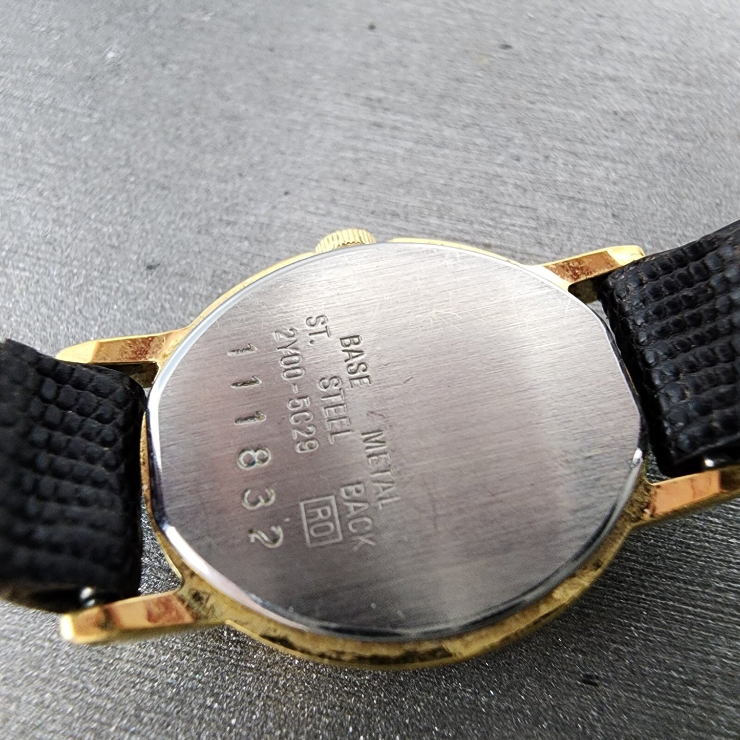 Seiko Watch Women 18mm Gold Dial Gold Tone Oval 2Y005C29 New Battery VTG9