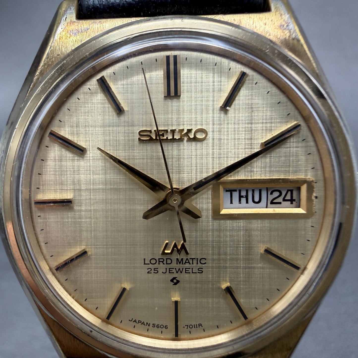 Seiko Lord Matic Watch Men 36mm Champagne Dial Gold Tone Daydate 5606-7010 Runs1