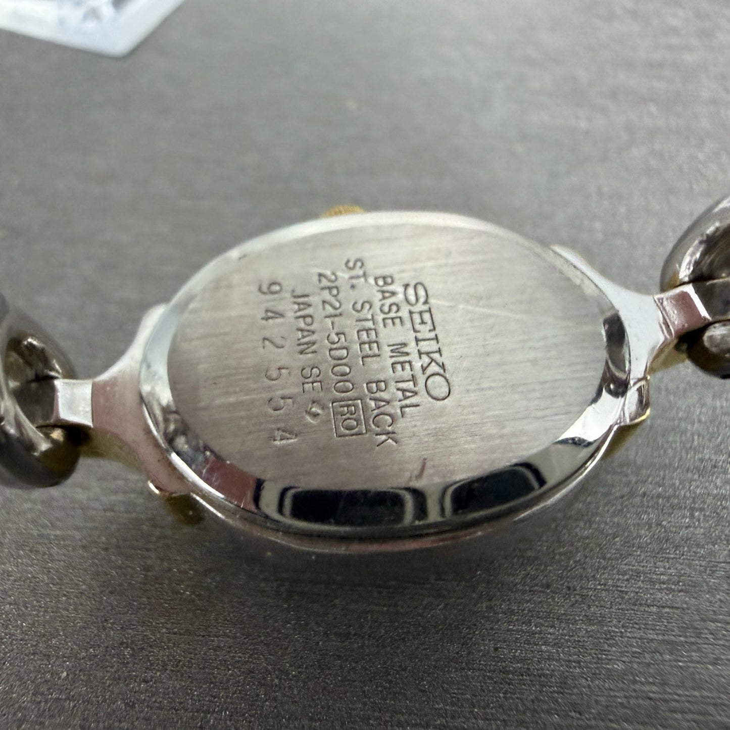 Seiko Watch Women 17mm Champagne Dial Two Tone Oval 2P21-5D00 New Battery9