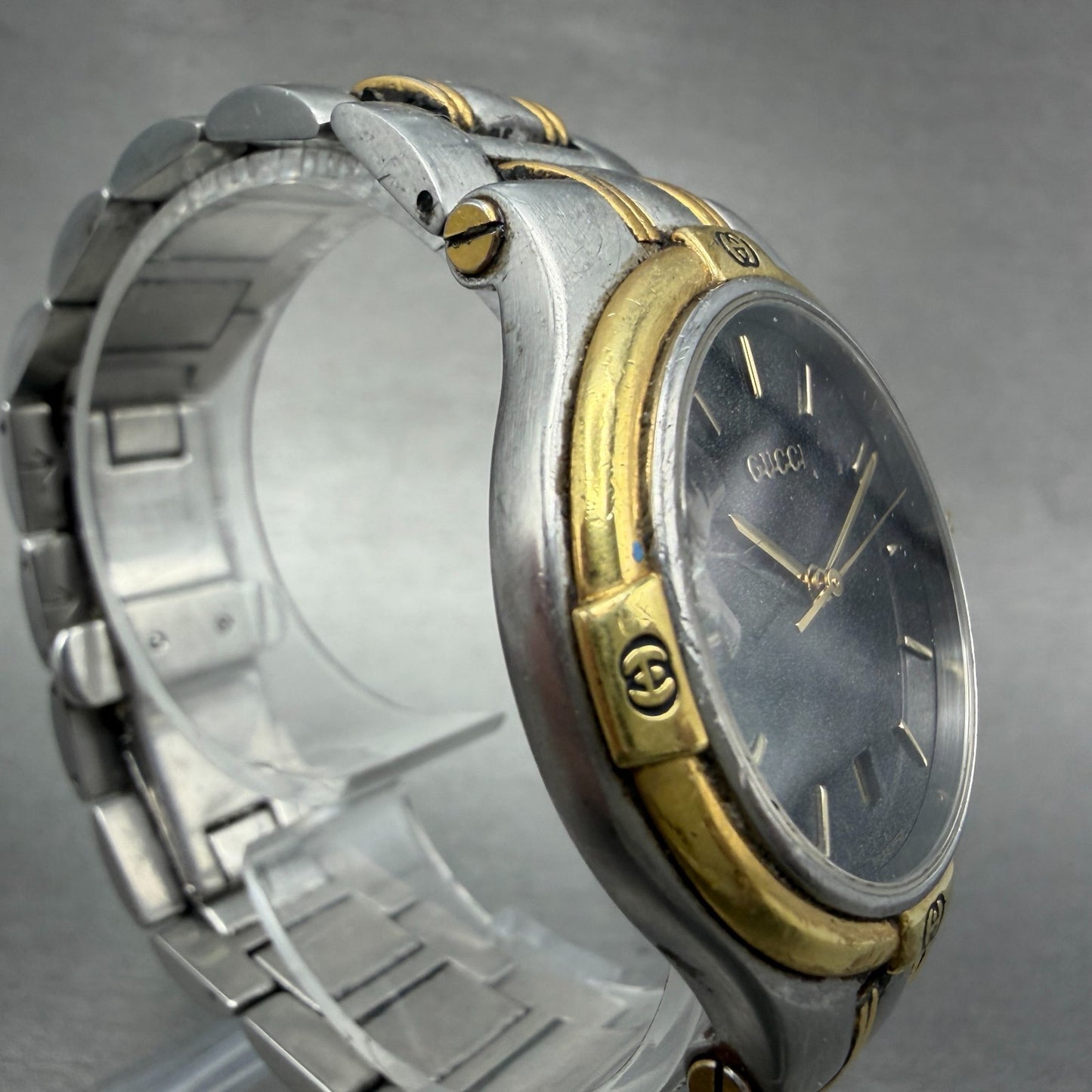Gucci 9040M Watch Men 35mm Gray Dial Two Tone Date NO BACK PARTS New Battery4