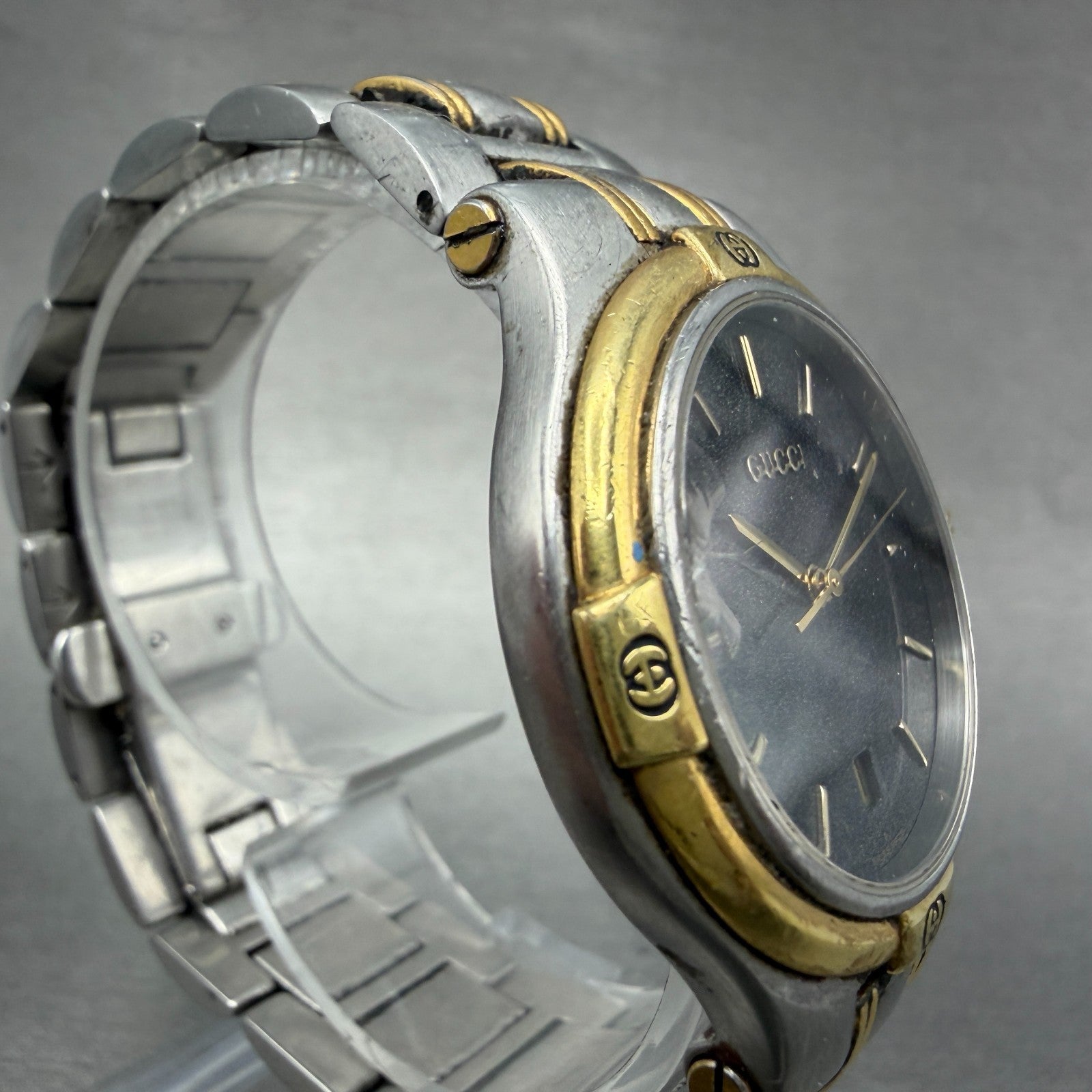 Gucci 9040M Watch Men 35mm Gray Dial Two Tone Date NO BACK PARTS New Battery4