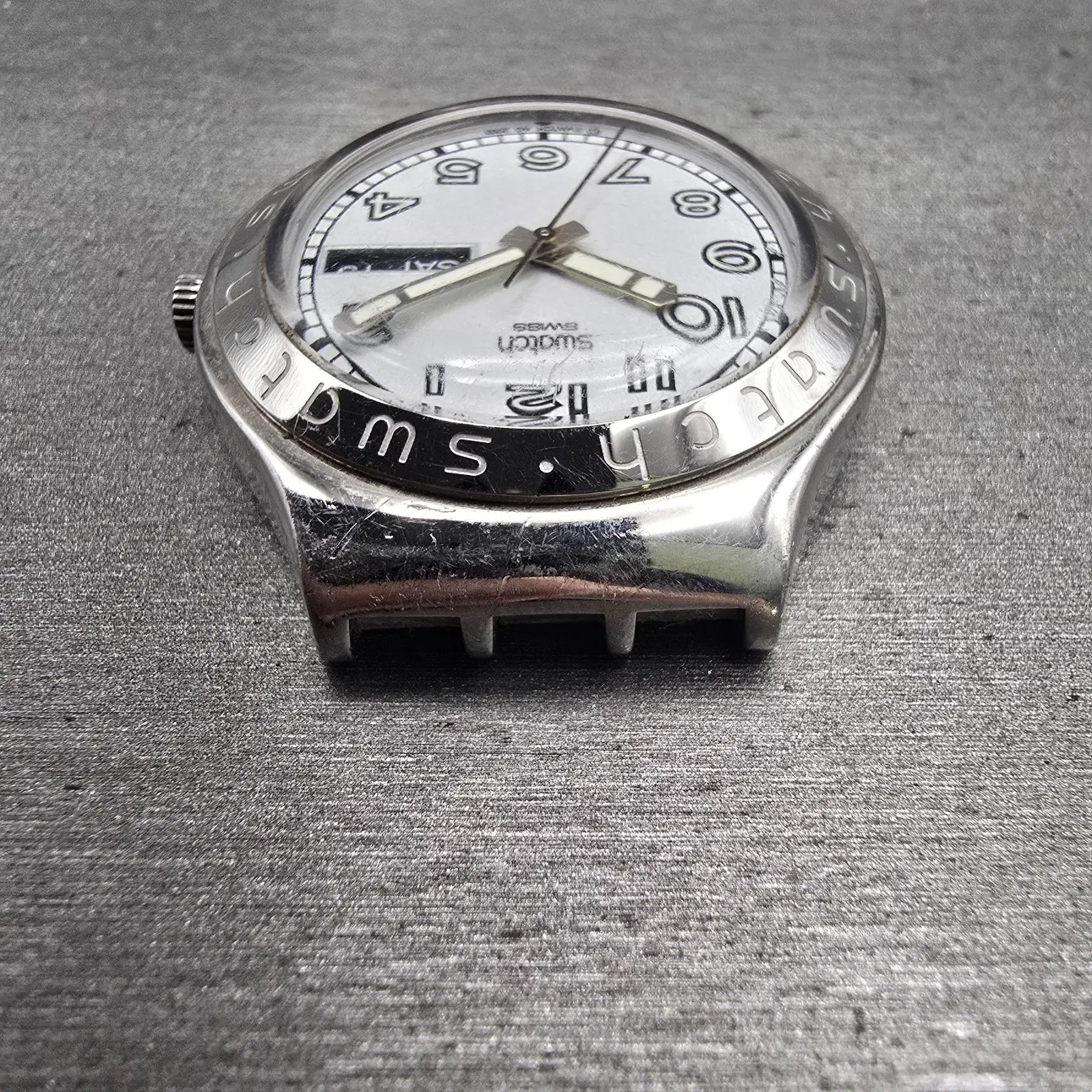 Swatch Irony Casse-Cou Watch Men 37mm Silver Dial Steel YGS732 Daydate New Batt2