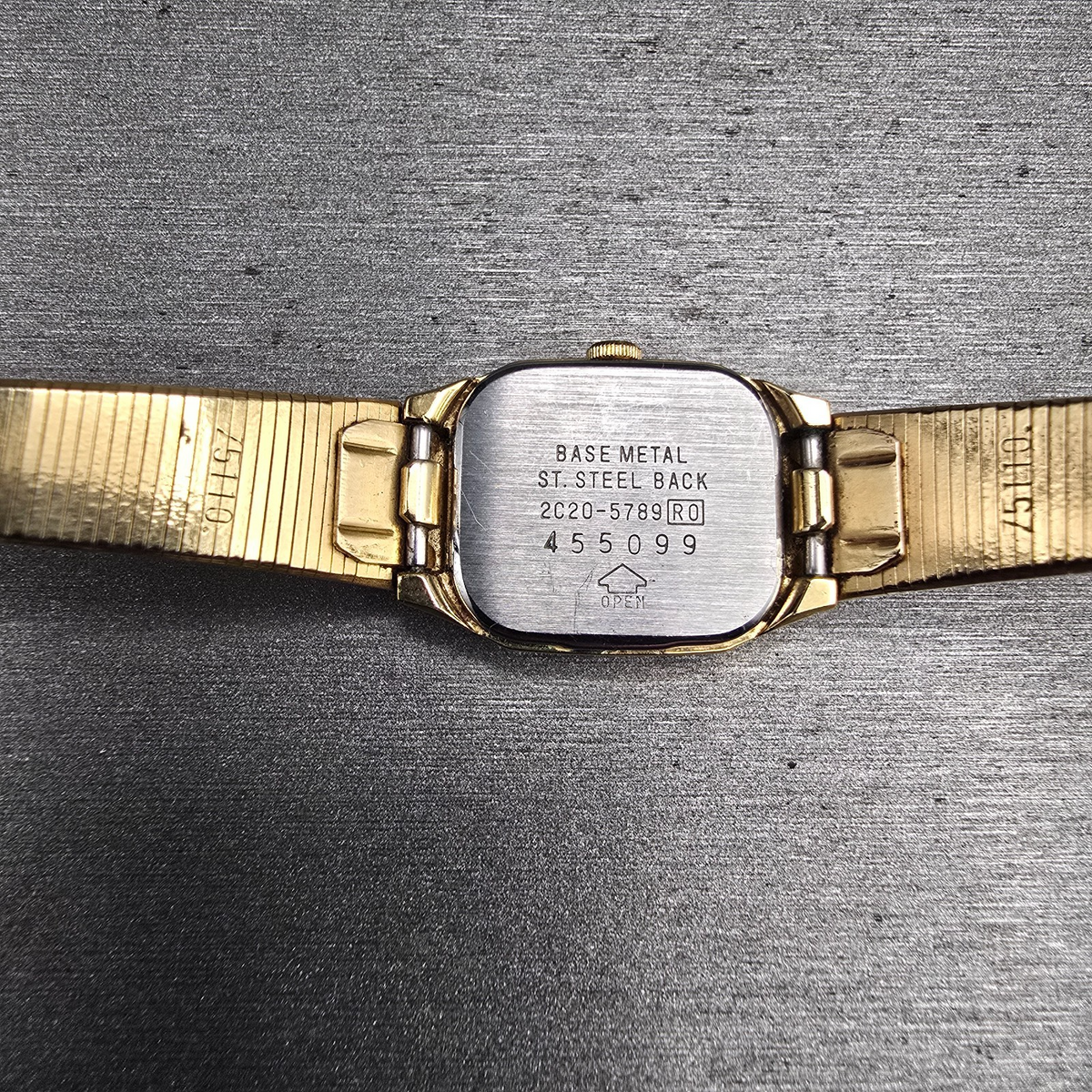 Seiko Watch Women 17mm Champagne Dial Gold Tone Rectangle 2C20-5789 New Battery10