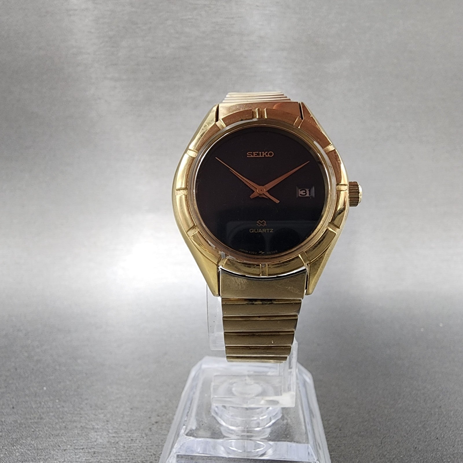 Seiko SQ Watch Women 27mm Black Dial Gold Tone Date 43020039 New Battery5