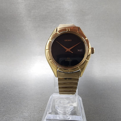 Seiko SQ Watch Women 27mm Black Dial Gold Tone Date 43020039 New Battery5