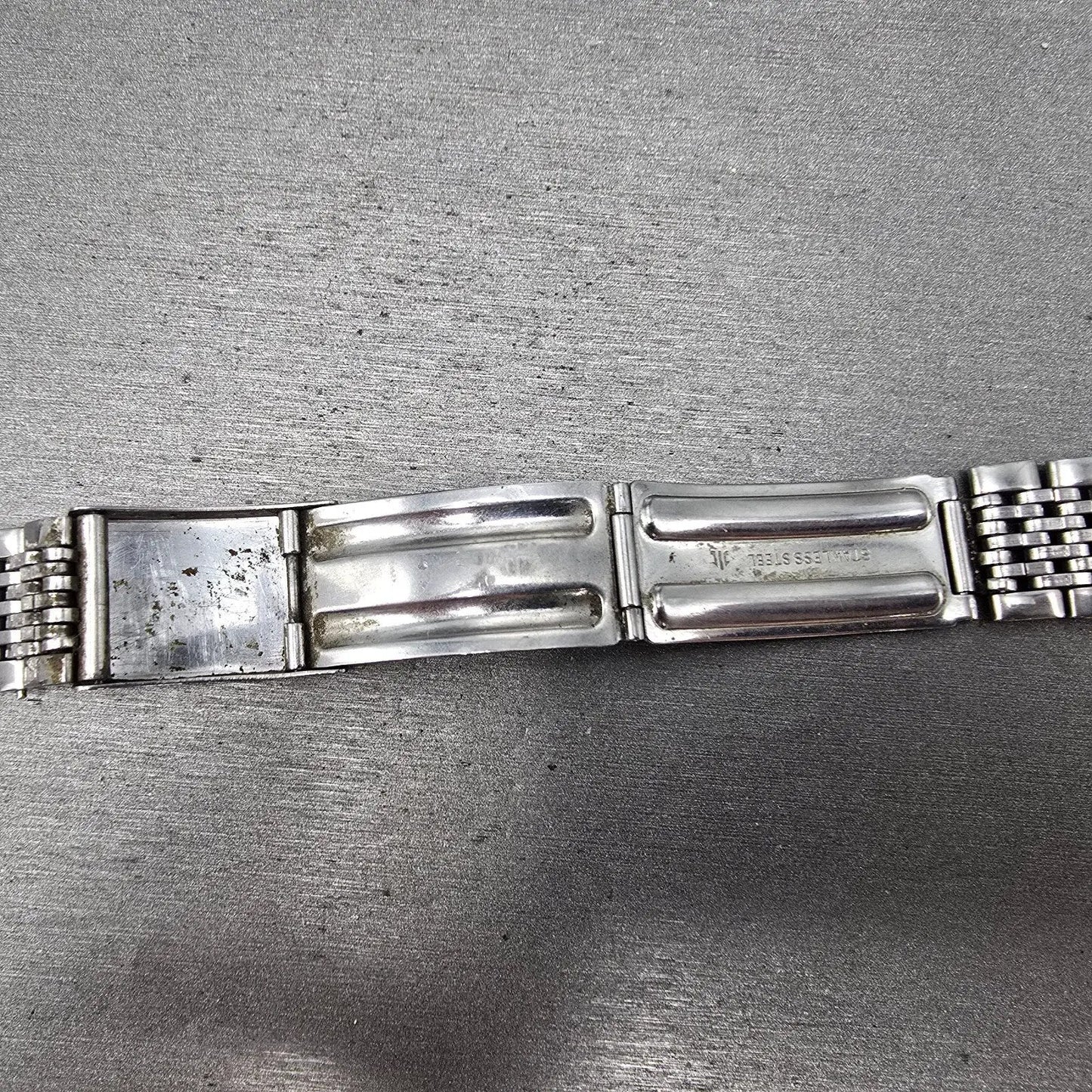 Seiko Beads Of Rice Bracelet 19mm Stainless Steel Silver Tone Tri Folding ClaspK15