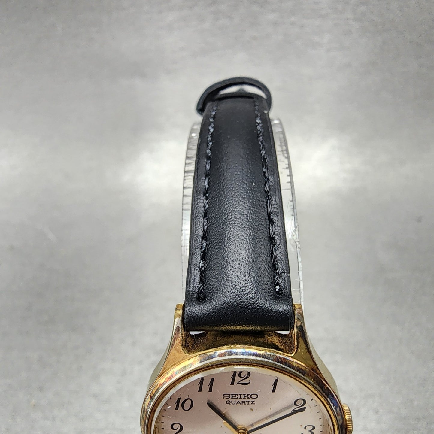 Seiko Watch Women 25mm Silver Dial Gold Tone Round 26210130 New Battery4