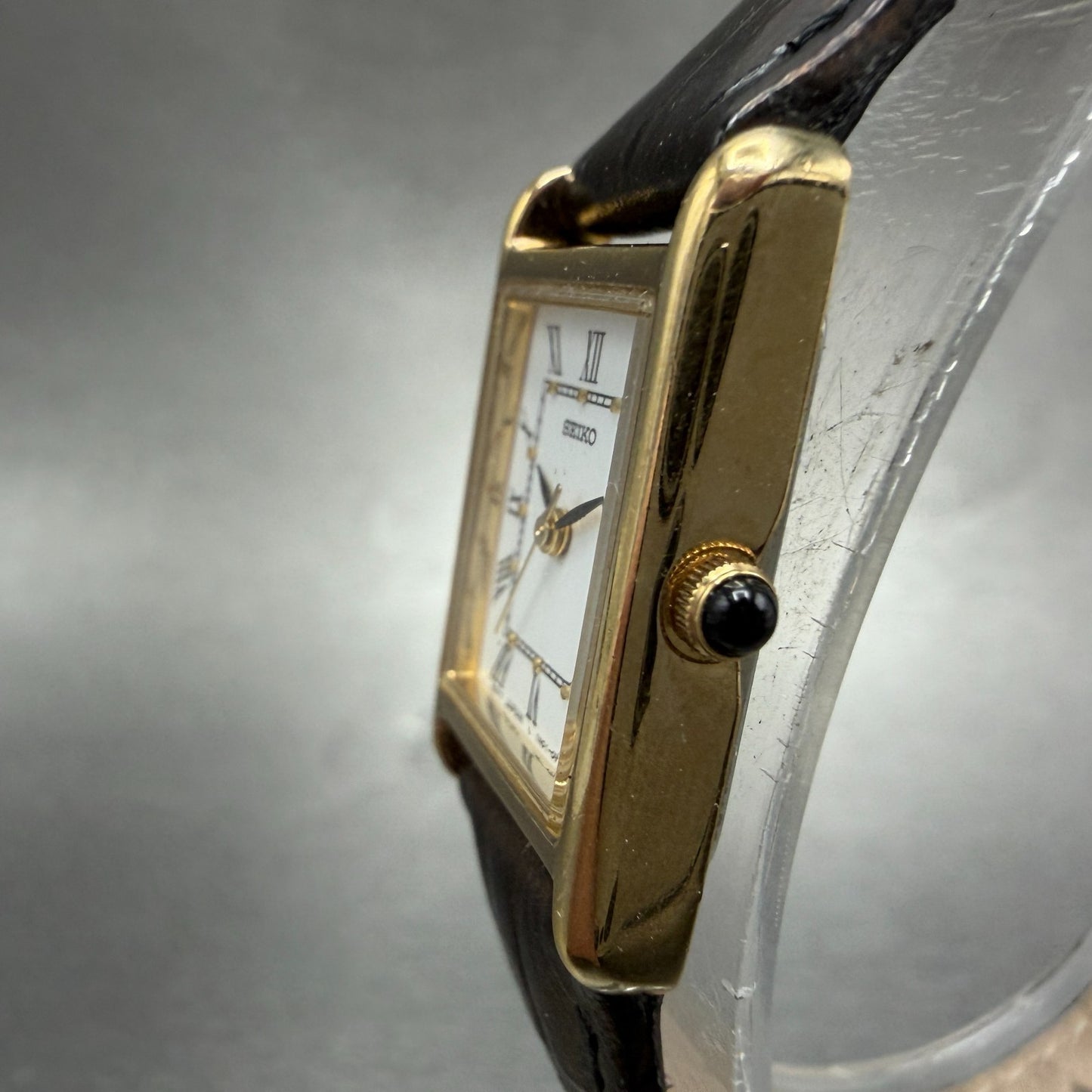 Seiko Tank Watch Women 18mm White Dial Gold Tone Rectangle 1N01-0LK0 New Battery2