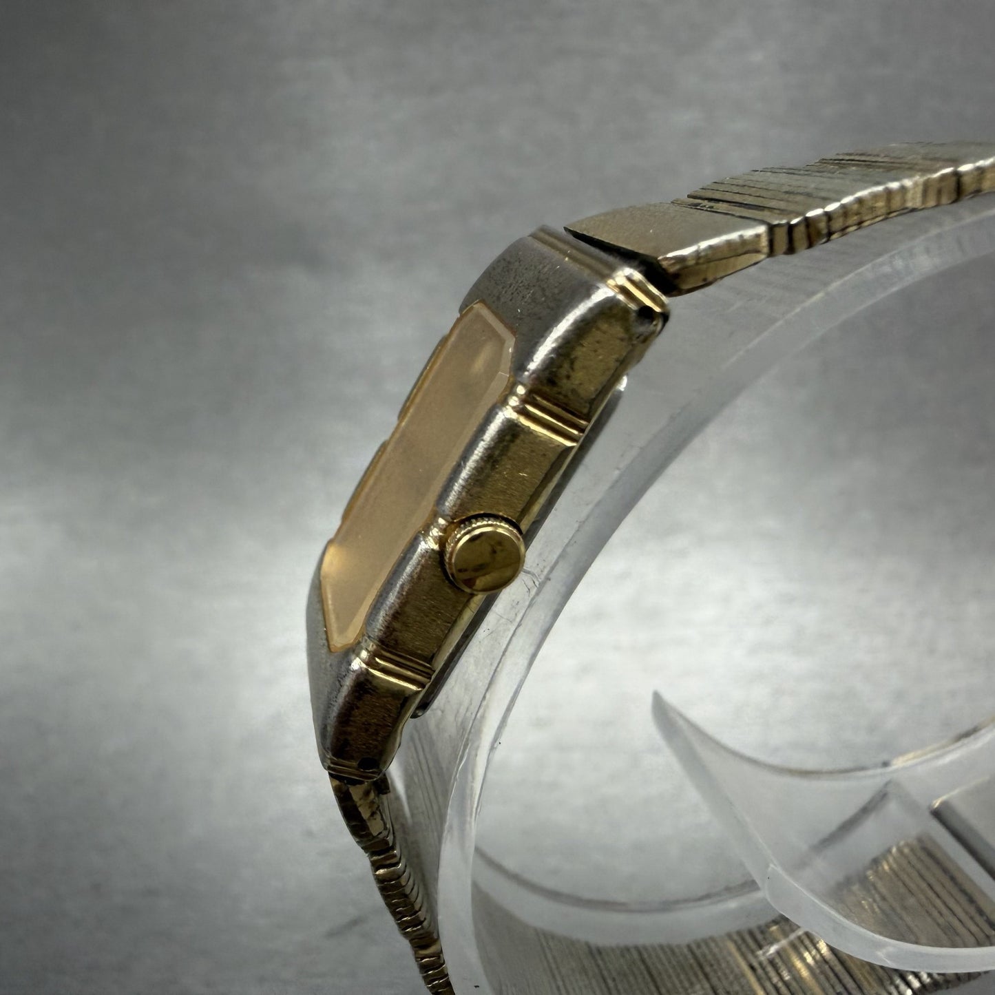Seiko Tank Watch Women 13mm Champagne Dial Gold Tone 2E205039 New Battery2