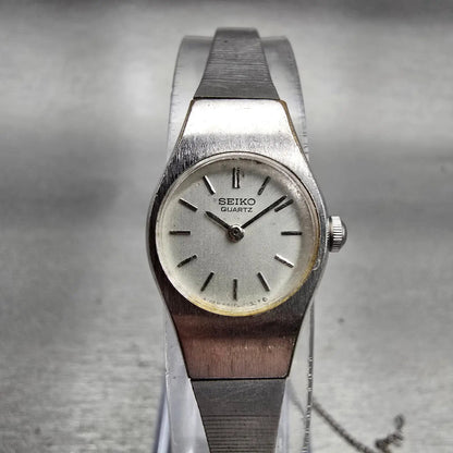 Seiko Watch Women 17mm Silver Dial Silver Tone Oval 5420-0029 New Battery VTG0