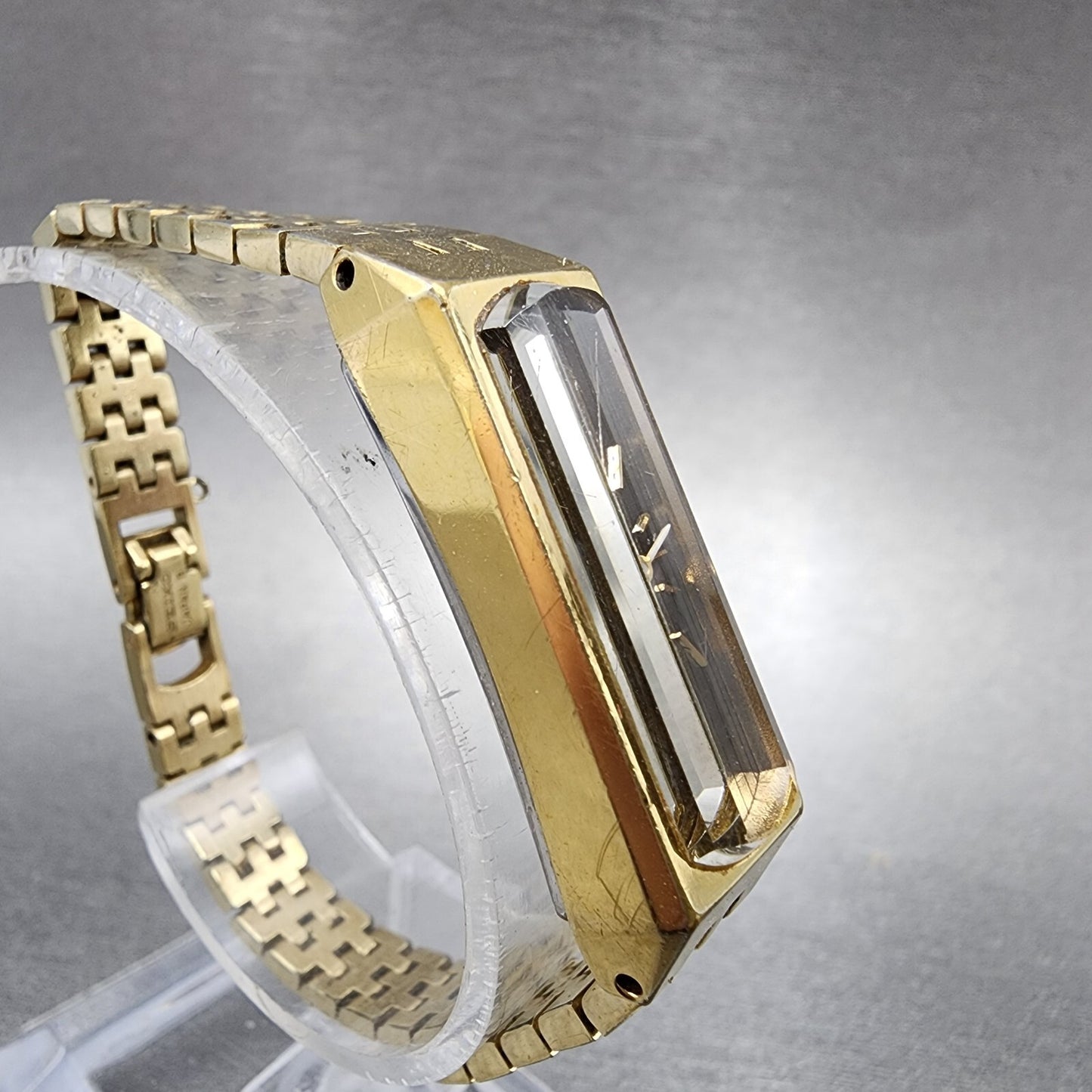 Seiko Tank Watch Women 13mm Silver Dial Gold Tone Rectangle Manual Wind Runs3