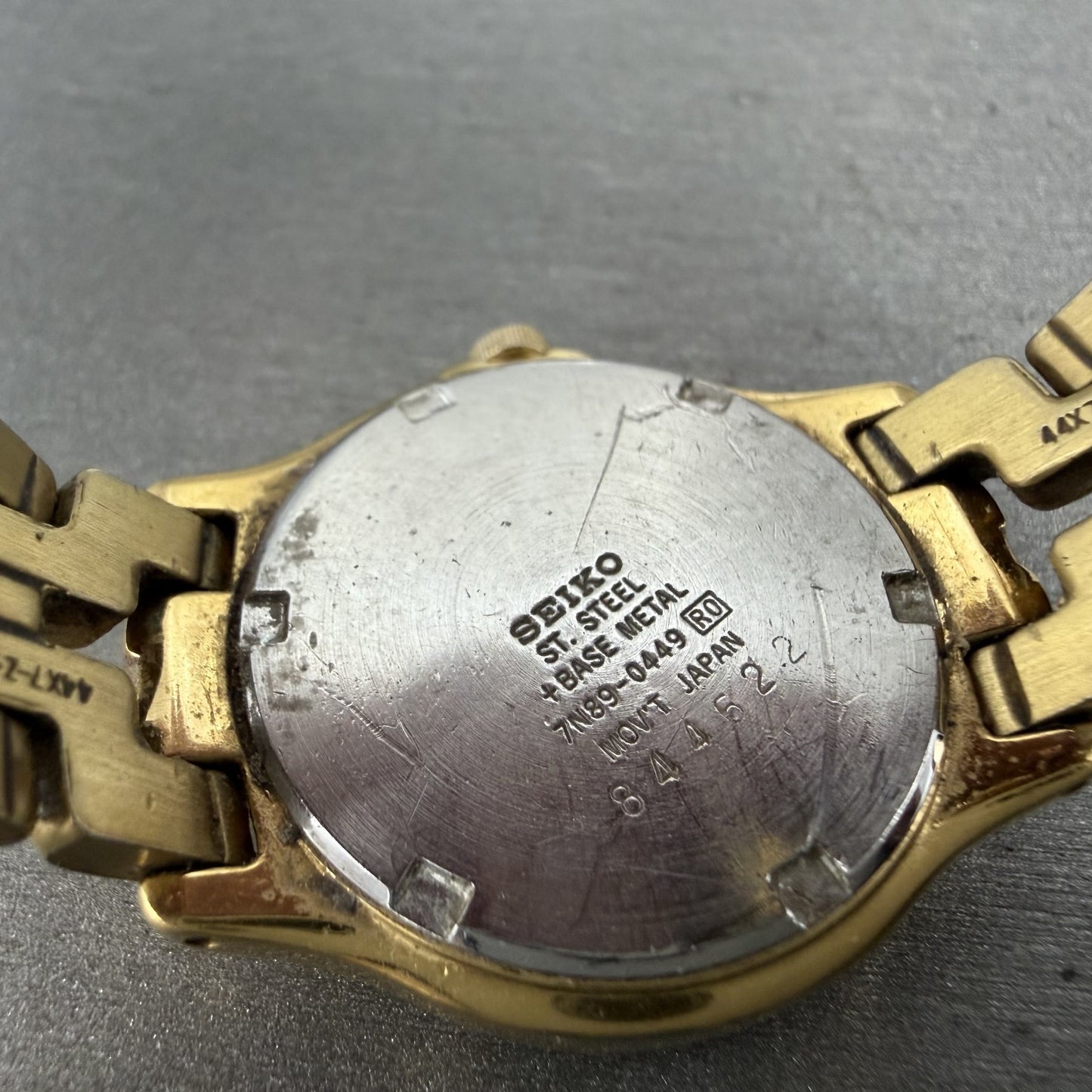 Seiko Watch Women 26mm White Dial Gold Tone Date Round 7N89-0449 New Battery9