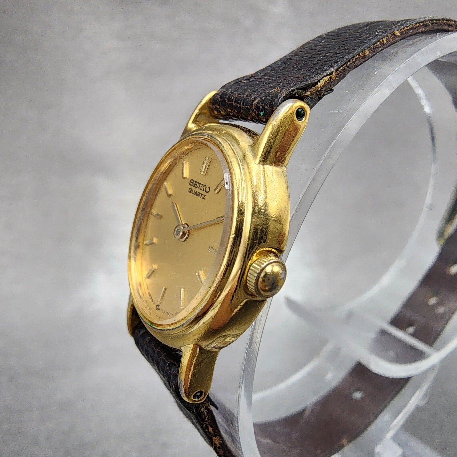 Seiko Watch Women 18mm Gold Dial Gold Tone Oval 2Y005C29 New Battery VTG2