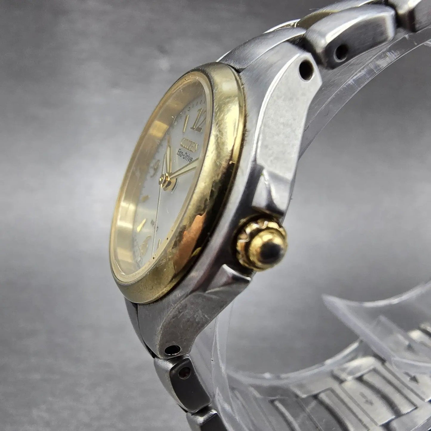Citizen Eco-Drive Watch Women 25mm White Dial Two Tone Date E011-S039967 Runs2