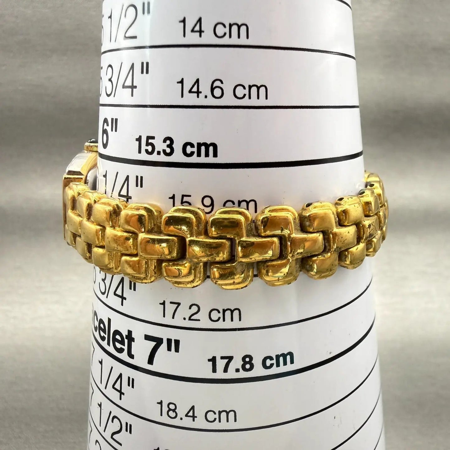 Seiko Watch Women 19mm MOP Dial Gold Tone Diamonds Oval 4N00-6809 New Battery9
