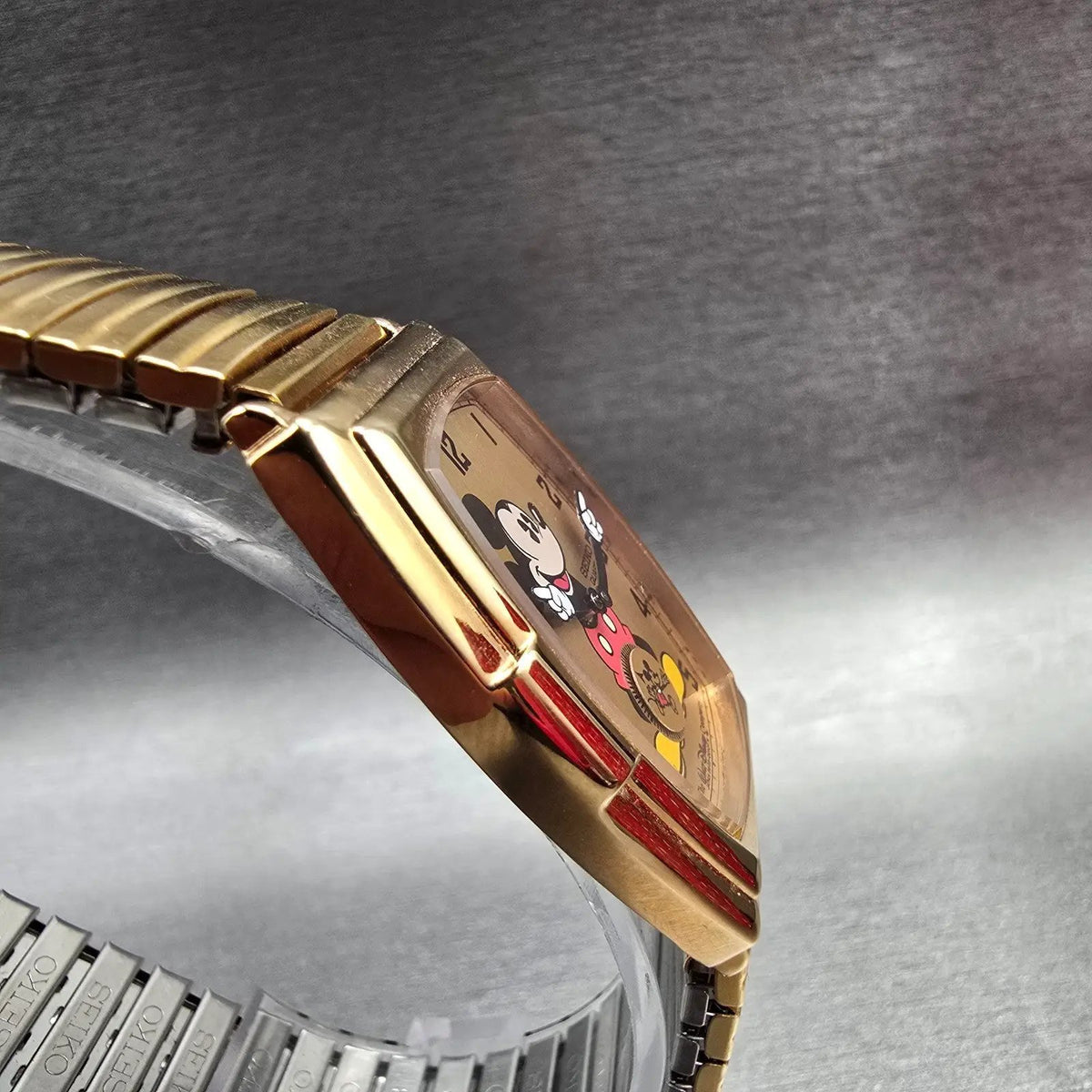 Seiko Mickey Mouse Watch Men 27mm Gold Dial Gold Tone 2K03-5009 New Battery6