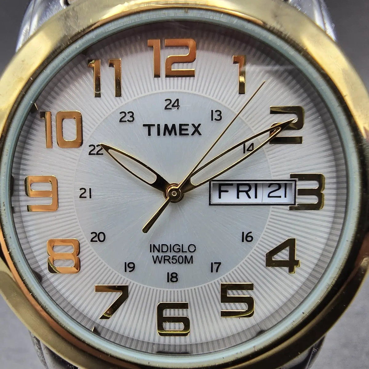 Timex Highland Street Watch Men 39mm Silver Dial Two Tone Daydate Round New Batt1