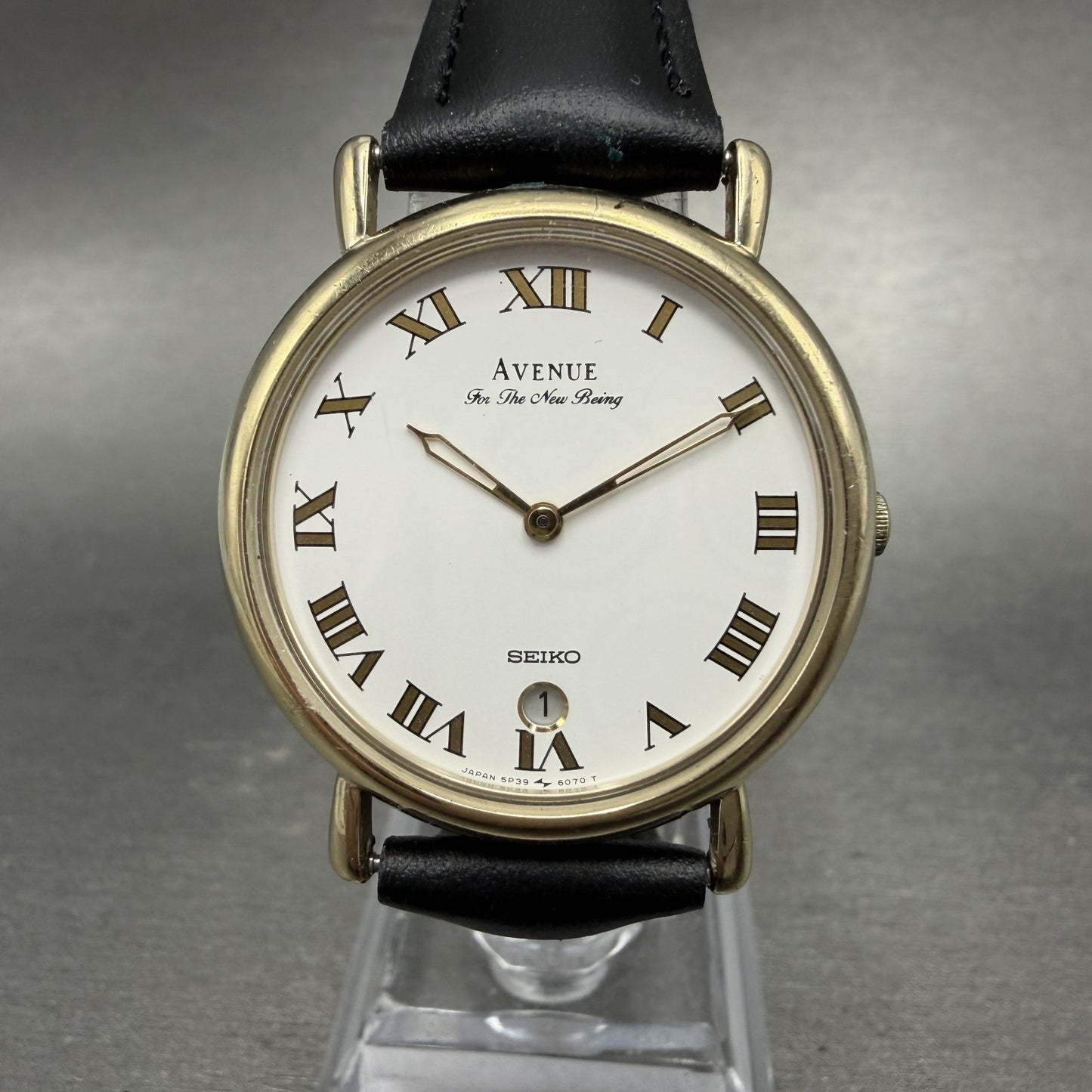 Seiko Avenue Watch Men 32mm White Dial Gold Tone Date 5P39-6070 New Battery0