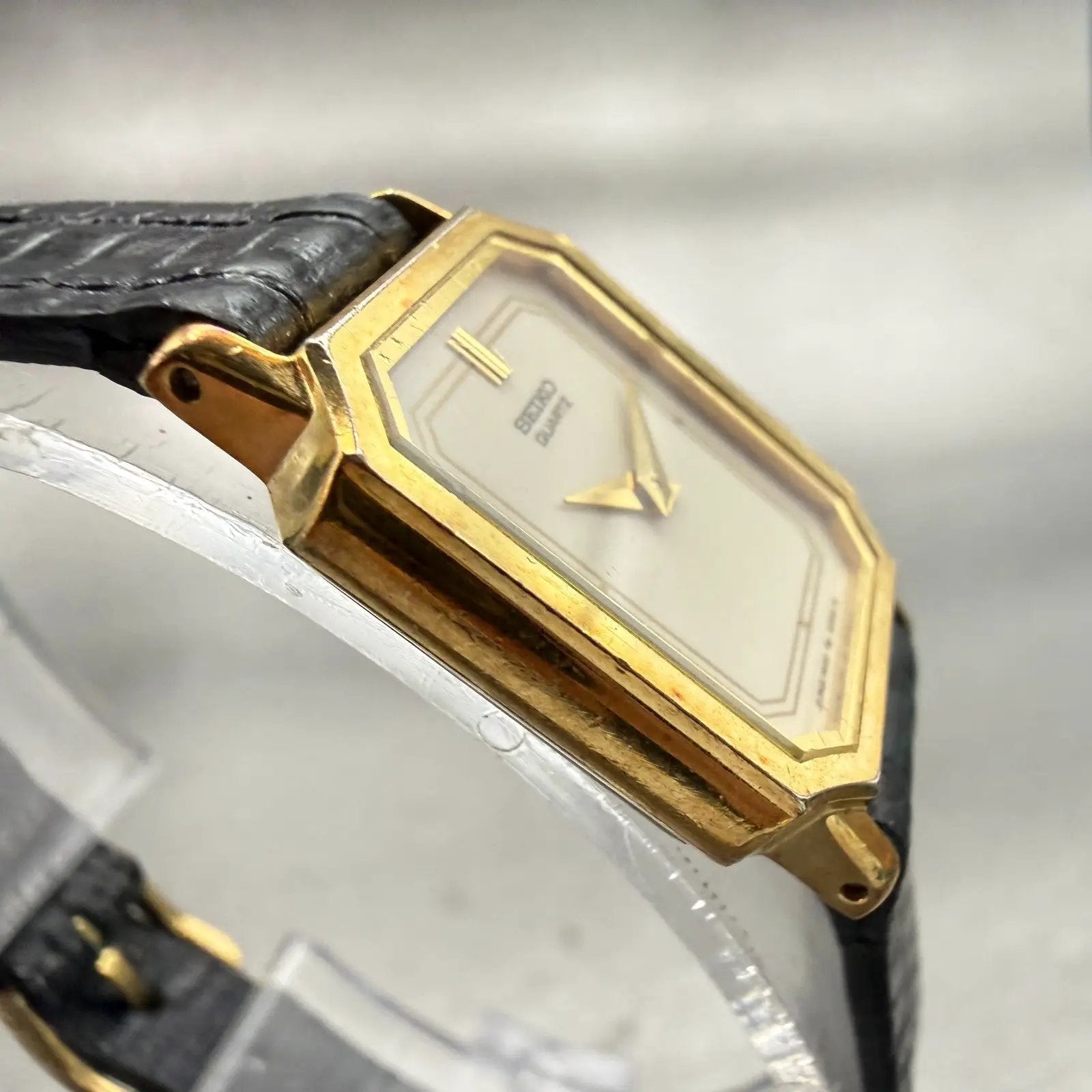 Seiko Watch Women 18mm Ivory Dial Gold Tone Rectangle 1400-8440 New Battery VTG3